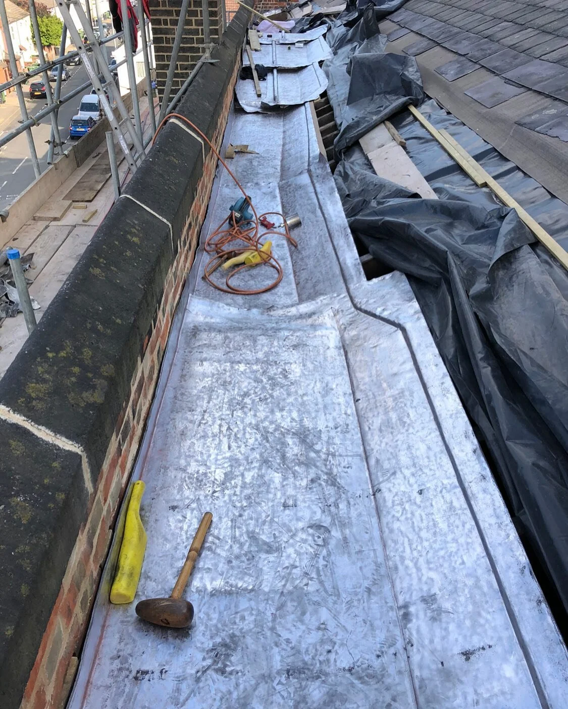 New Code 8 sandcast gutters, plenty of heat 👌🏻📞07983131947 #leadroof #leadroofing #leadroofer #leadroofers #leadwork #leadworkers #leadworkspecialists #leadbossing #leadwelding #leadspecialist #heritage #heritageroofing#leadworking #norwich #churc