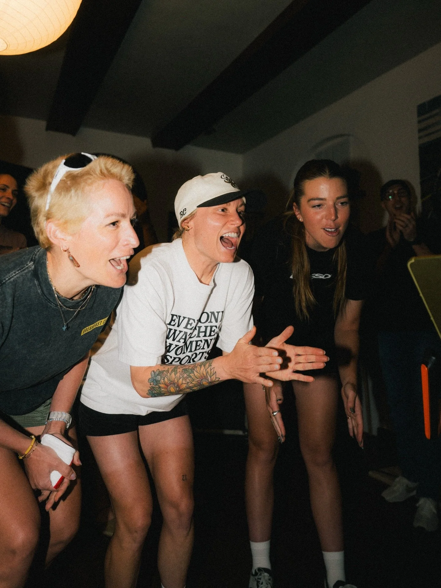 GOLD SPRINTS with @gozwift. All out efforts chasing the title of &ldquo;Austin&rsquo;s Fastest Virtual Sprinter on Flat Pedals 😤 

Thanks for gettin&rsquo; rowdy &amp; packing the clubhouse. See y&rsquo;all at @drivewayseries tonight 

📸: @simon_kr