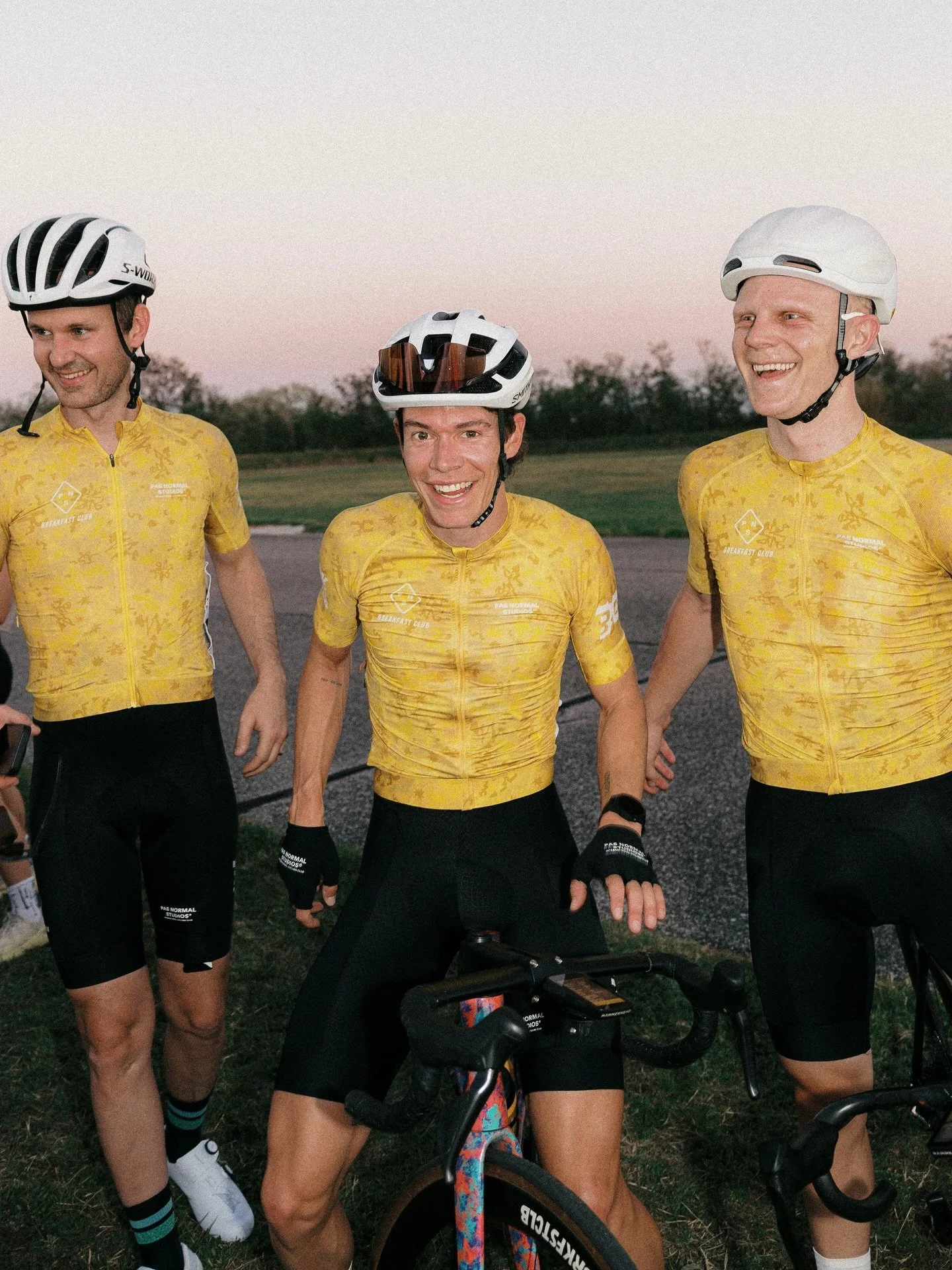 Something fun for @drivewayseries last night

@natebrown0707 / @pglace / @alec_cowan 💛

📸: @leeannfunkphoto