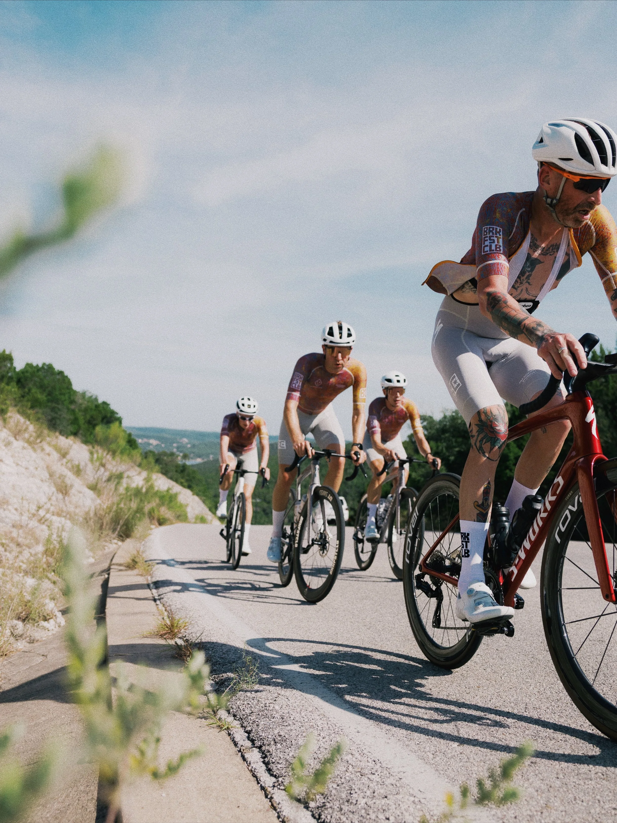 HEAT WAVE. Two weeks ago for a @pasnormalstudios team time trial in peak Texas summer. Co-ed teams of four. Three race segments through the hills

106 degrees 🫠🫠🫠

Thanks to everyone who suffered and celebrated, and to @themeteoraustin &amp; @mell