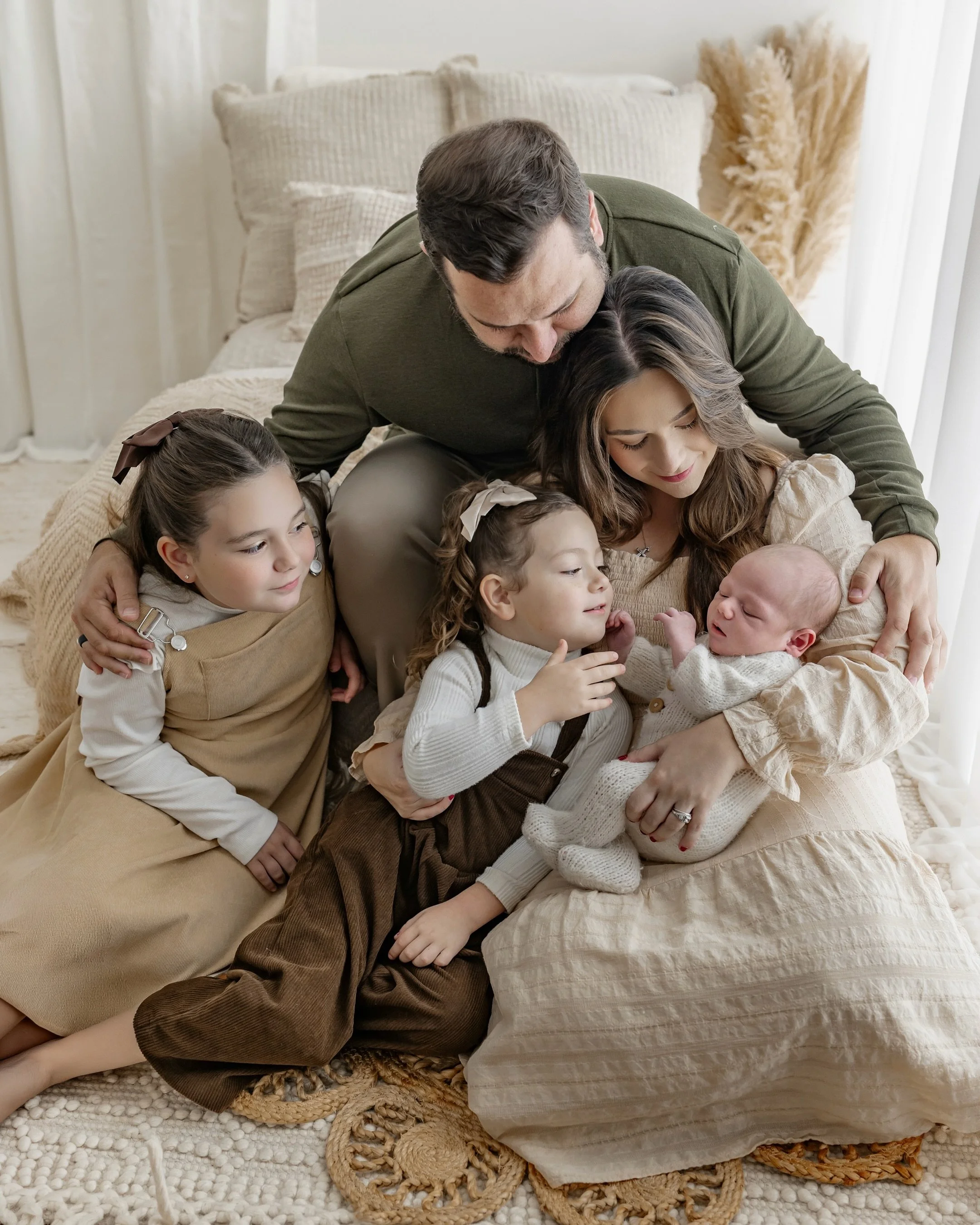 Taking a little break from all the beautiful outdoor family sessions to share this gorgeous newborn session in my studio! 🤍

My studio may be on the smaller side, but I&rsquo;ve worked really hard to make the most of every inch! I&rsquo;ve put a lot