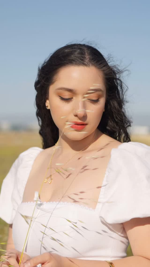 SOLO A TI’ ya está en todas las plataformas musicales mis pétalos!!🥳
El video oficial también YA ESTÁ DISPONIBLE💫🫀 Espero que lo amennnn
Link en mi bio🏃🏻‍♀️
Gracias a todos los que hicieron este lanzamiento