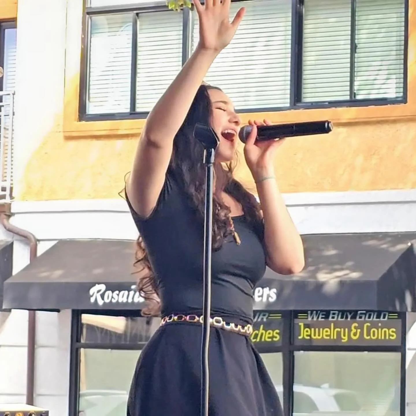 &ldquo;As each has received a gift, use it to serve one another, as good stewards of God&rsquo;s varied grace.&ldquo; - 1 Peter 4:10

Blessed to share music with the world for a living🎼💫
