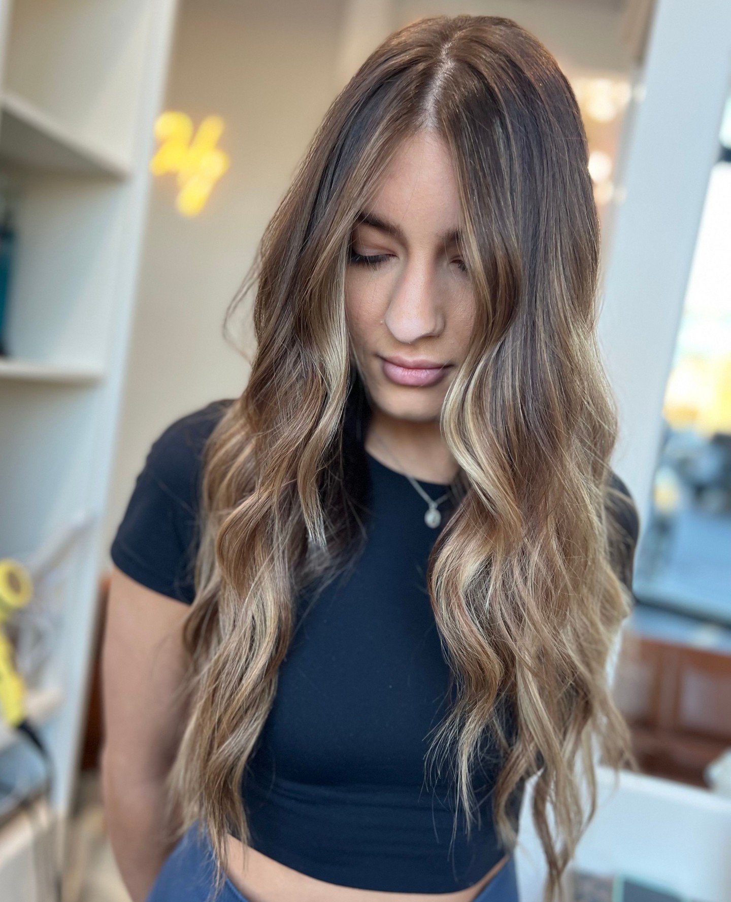 When it comes to looking your best, we're in the business of breaking necks... not just turning heads.✨💁&zwj;♀️ #LuxeLabStudio #HairInspo ⁠
⁠
Book an appointment with @styledby_ehernandez and watch how fast your DMs start popping off... you know the