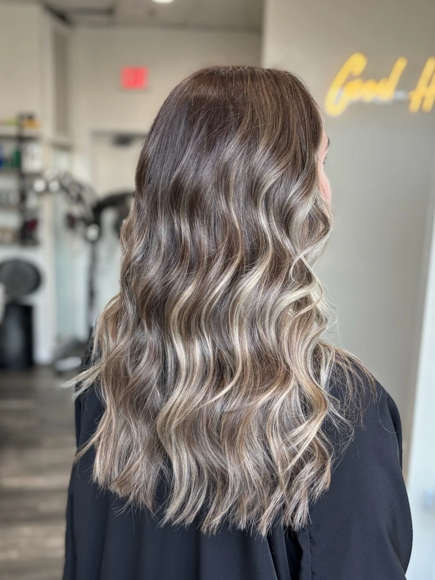 What we don&rsquo;t see when scrolling past beautiful hair content is the work behind the shot.

It took @hairbyemily.sullivan a solid 5 minutes just to capture the perfect photo.
And another 5 before that to place every strand, smooth the flyaways, 