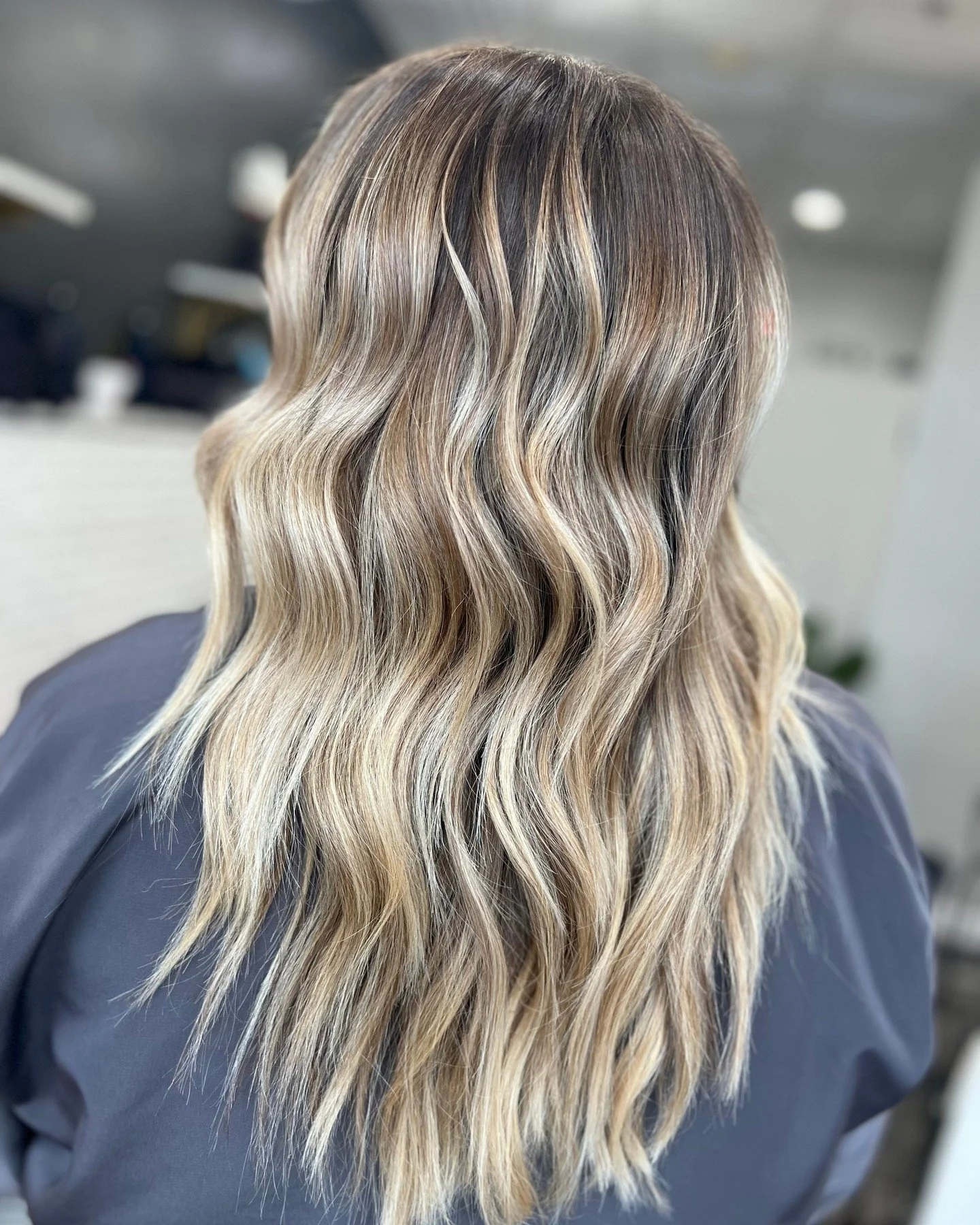 A blonde for every mood.
Bright. Dimensional. Lived-in. Effortless.

#TheLuxeStandard #LuxeLabStudio #BlondeHairInspo #DimensionalBlonde #LivedInBlonde #BostonHairSalon