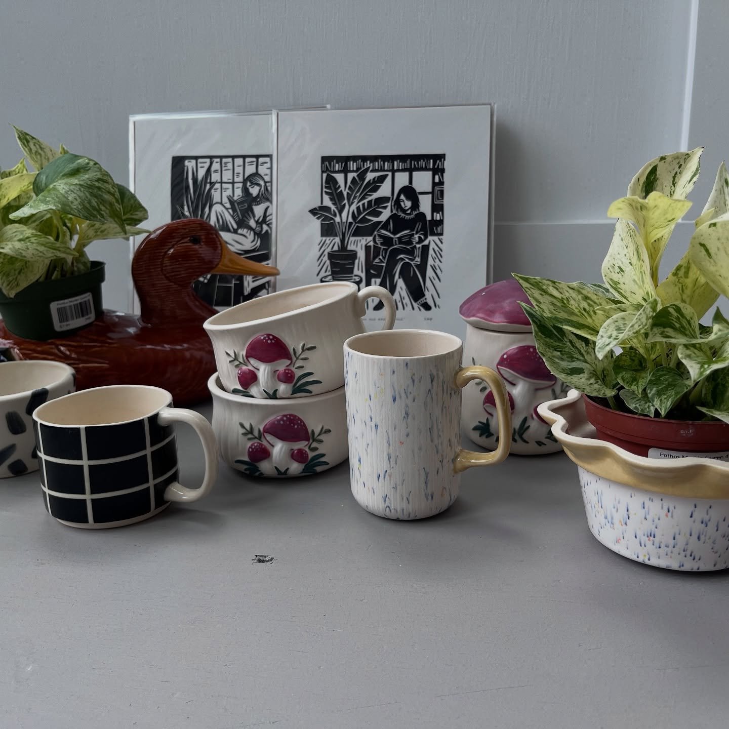 Guess what!? New work is now available on my website 🎉 🥳 

#smallbatchceramics #ceramicarts #ceramicartist #makeforgood #slipcasting #slipcastceramics #pottery #potterylove