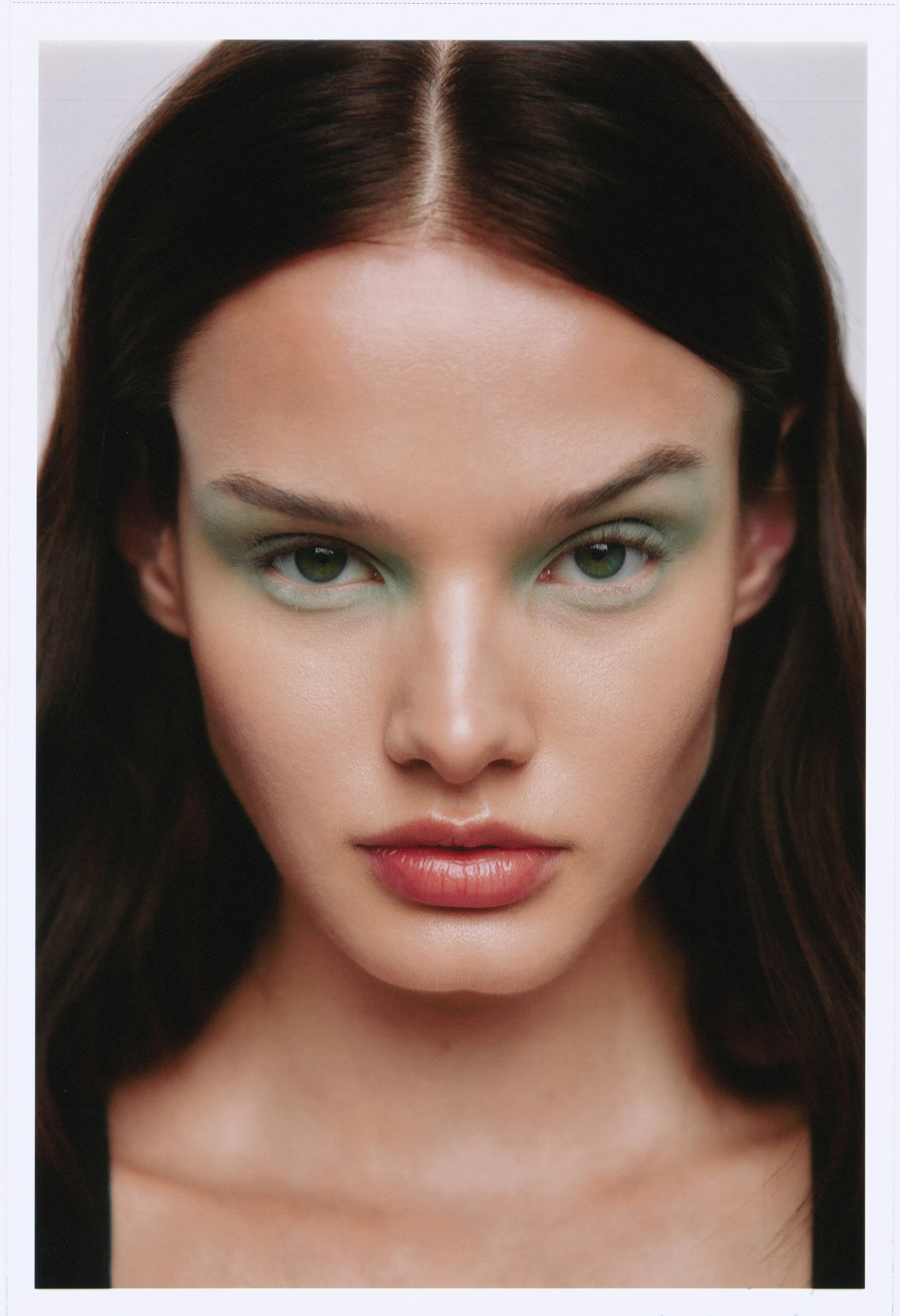 251020_Chic_Beauty_00_SCANS_Helena_0003 (1).jpeg