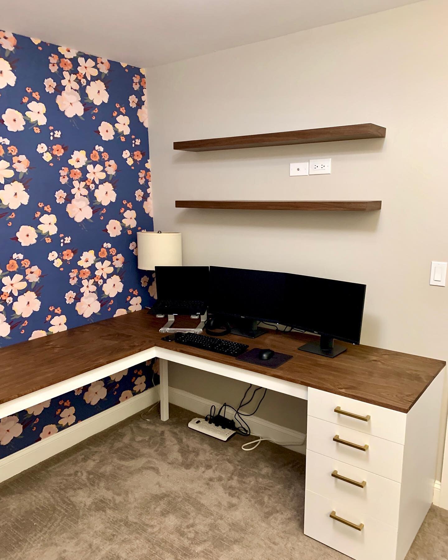 Another one in the books! A custom built-in L desk with a walnut desktop, floating shelves, adjustable bookcase, cabinet/drawers and a cable management system. Like many due to the pandemic, my client was looking to fully transition to remote work. S