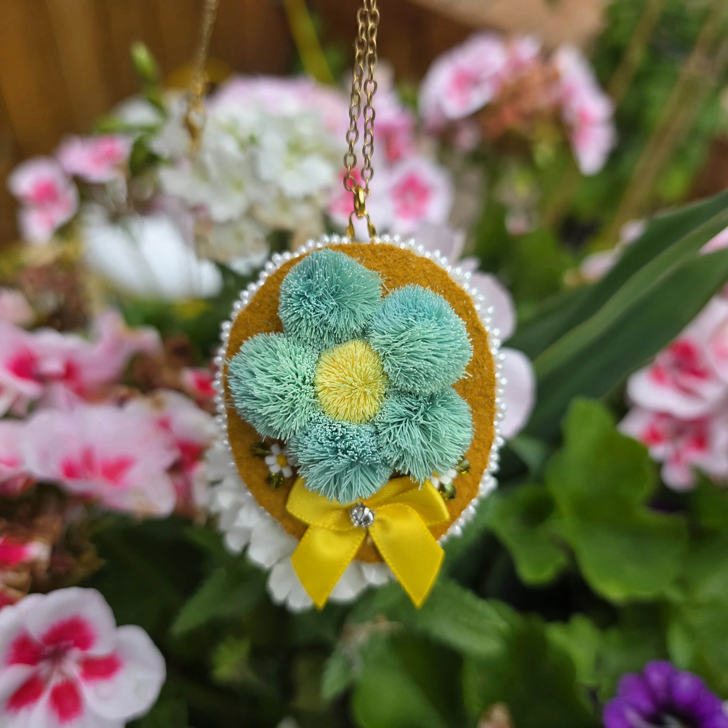 green necklace 1.jpg