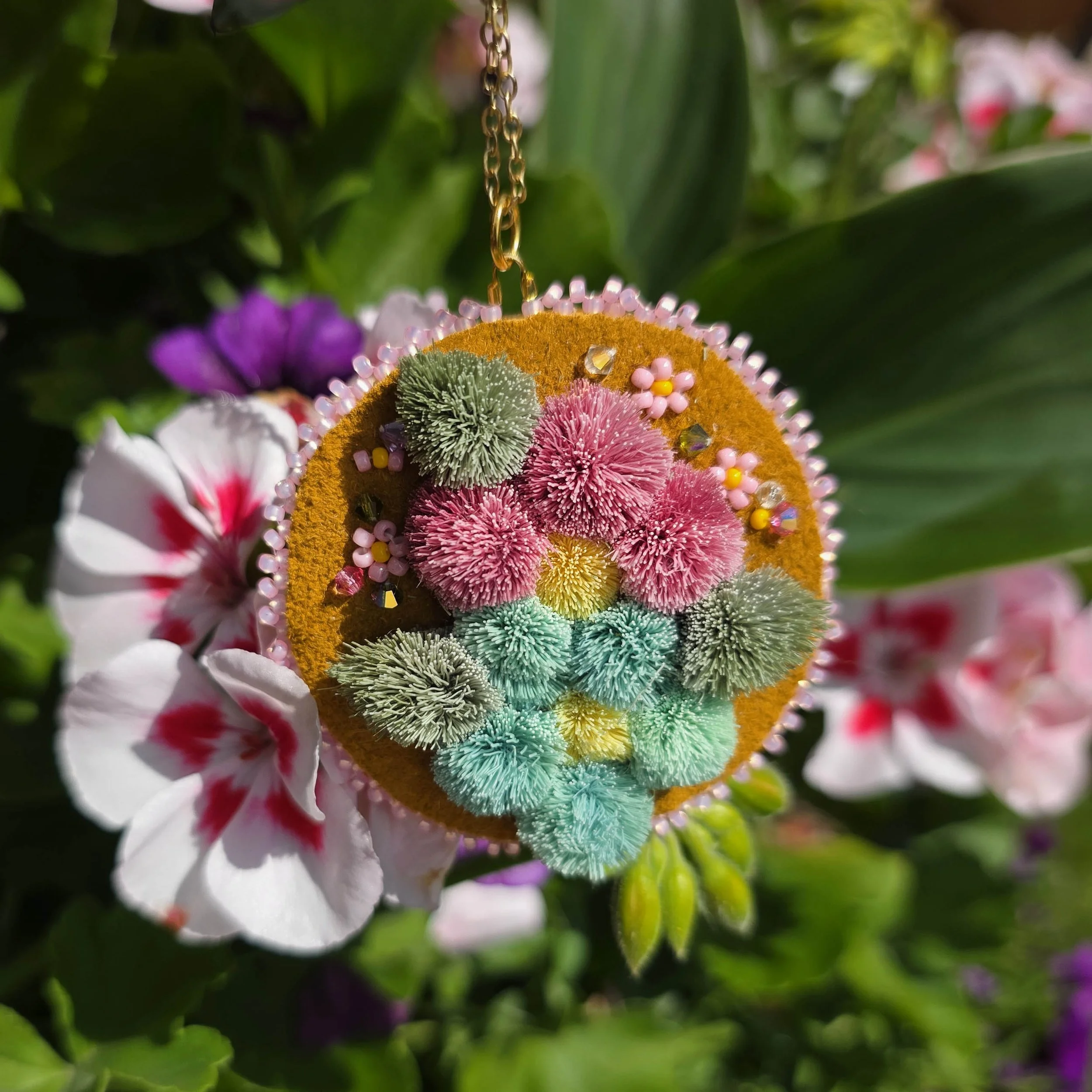 Flower necklace pink.jpg