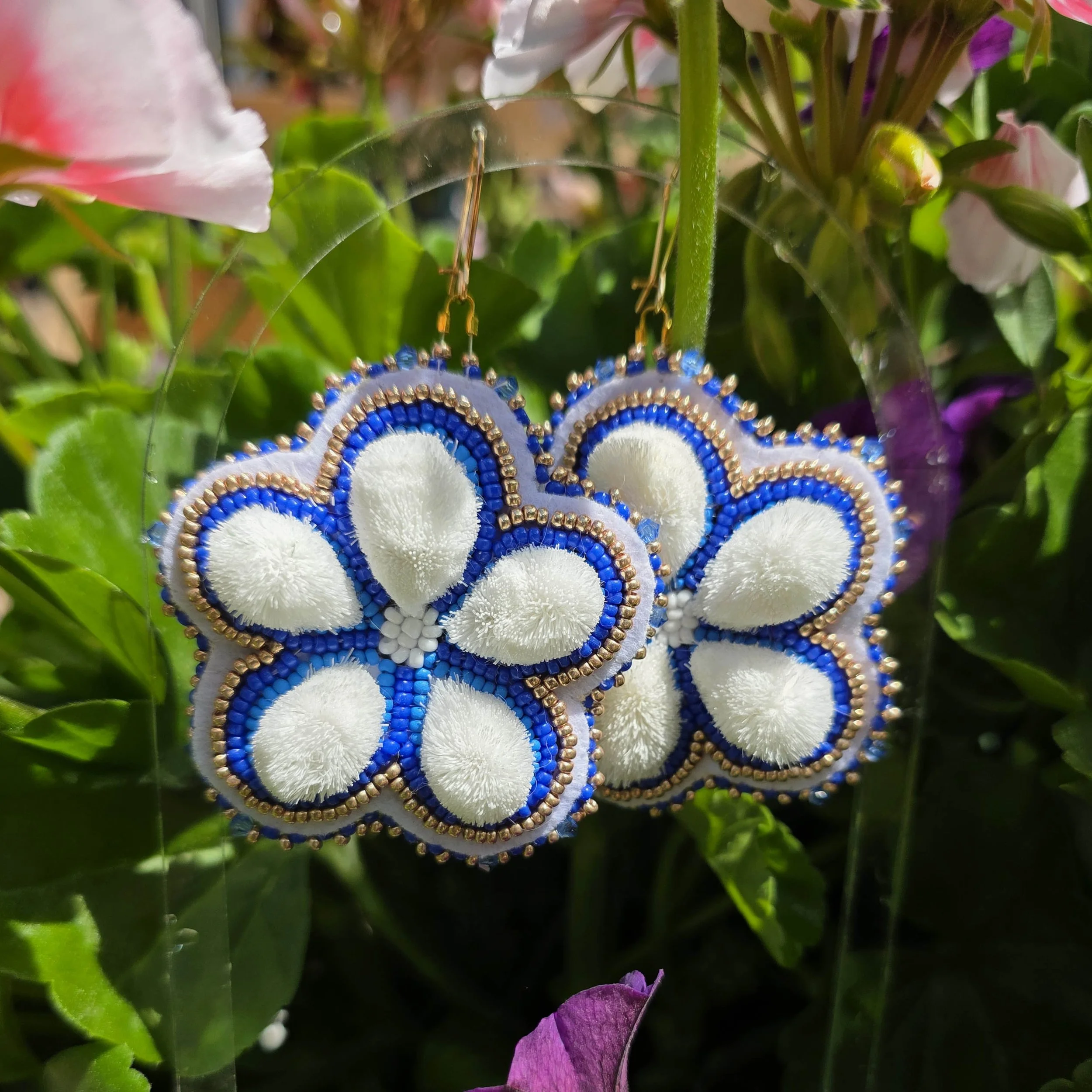 Blue flowe earring 2.jpg