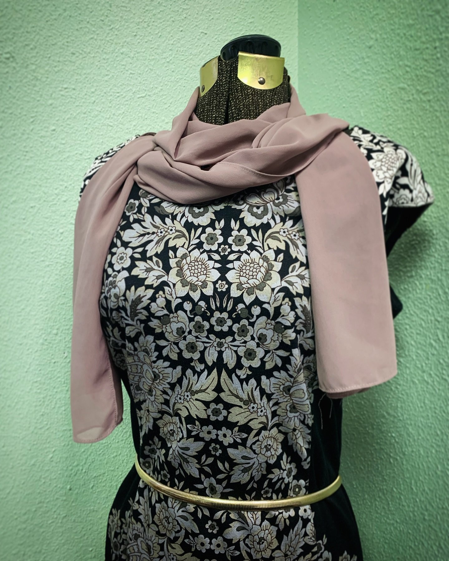 New mannequin needed a new display corner 🤩

Open every weekend 12-5pm! New items on display!

#vintageboutique #localboutique #shoplocal #sustainablefashion
