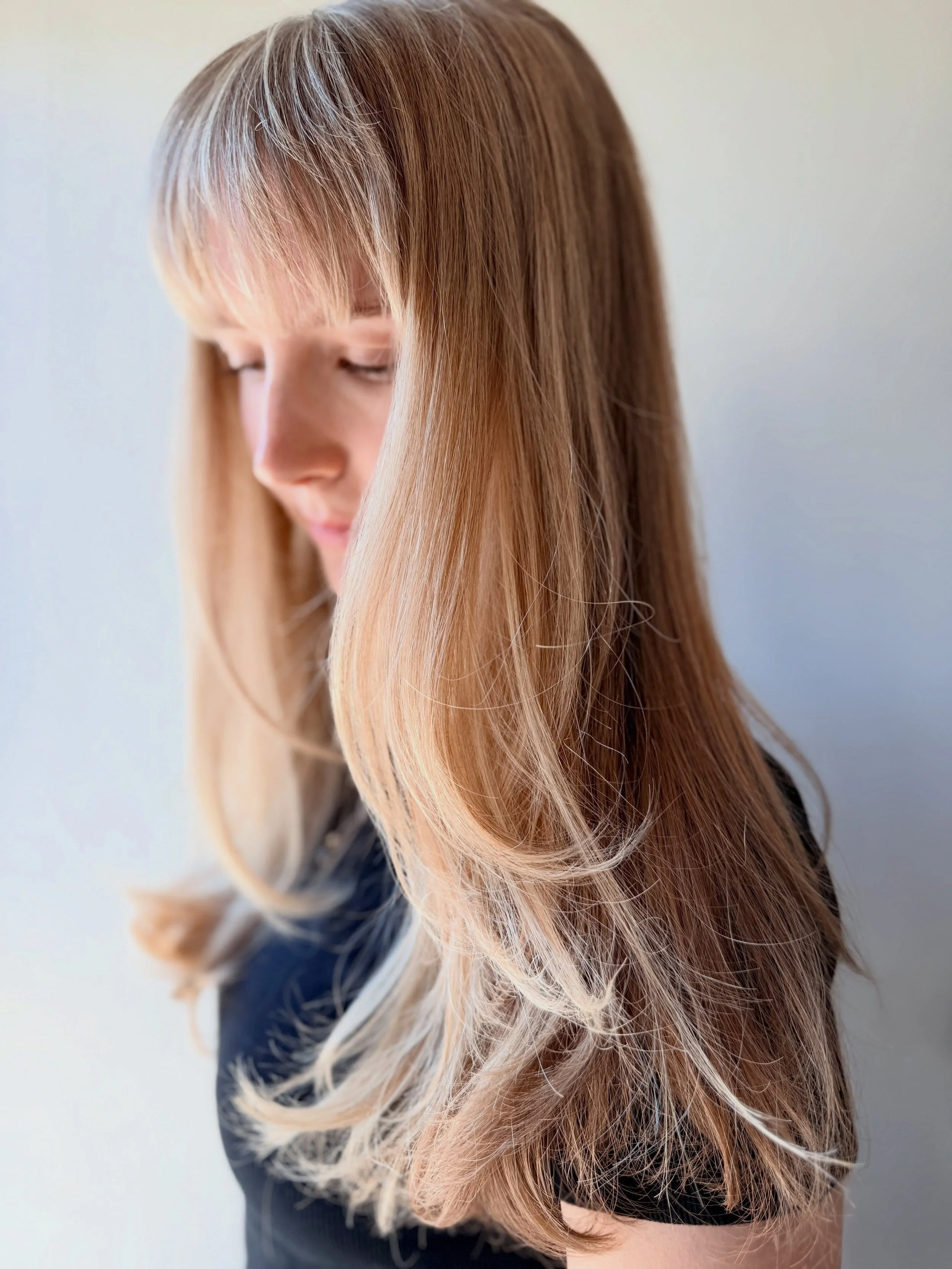 I swear the WavyTalk thermal brush has become part of my personality at this point.  Every single client leaves with the softest, bounciest blowout and that smooth, glossy finish that looks expensive without feeling stiff. It&rsquo;s been my go-to fo