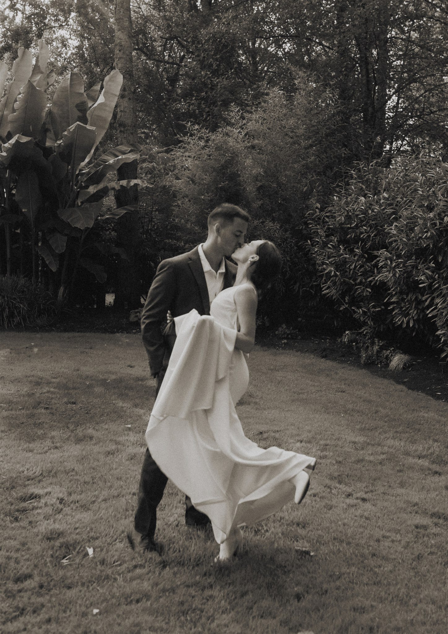 black and white wedding photos