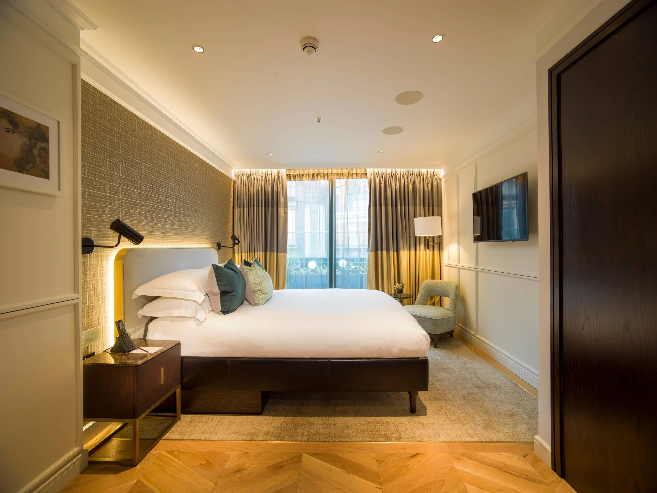 hospitality-designer.jpg