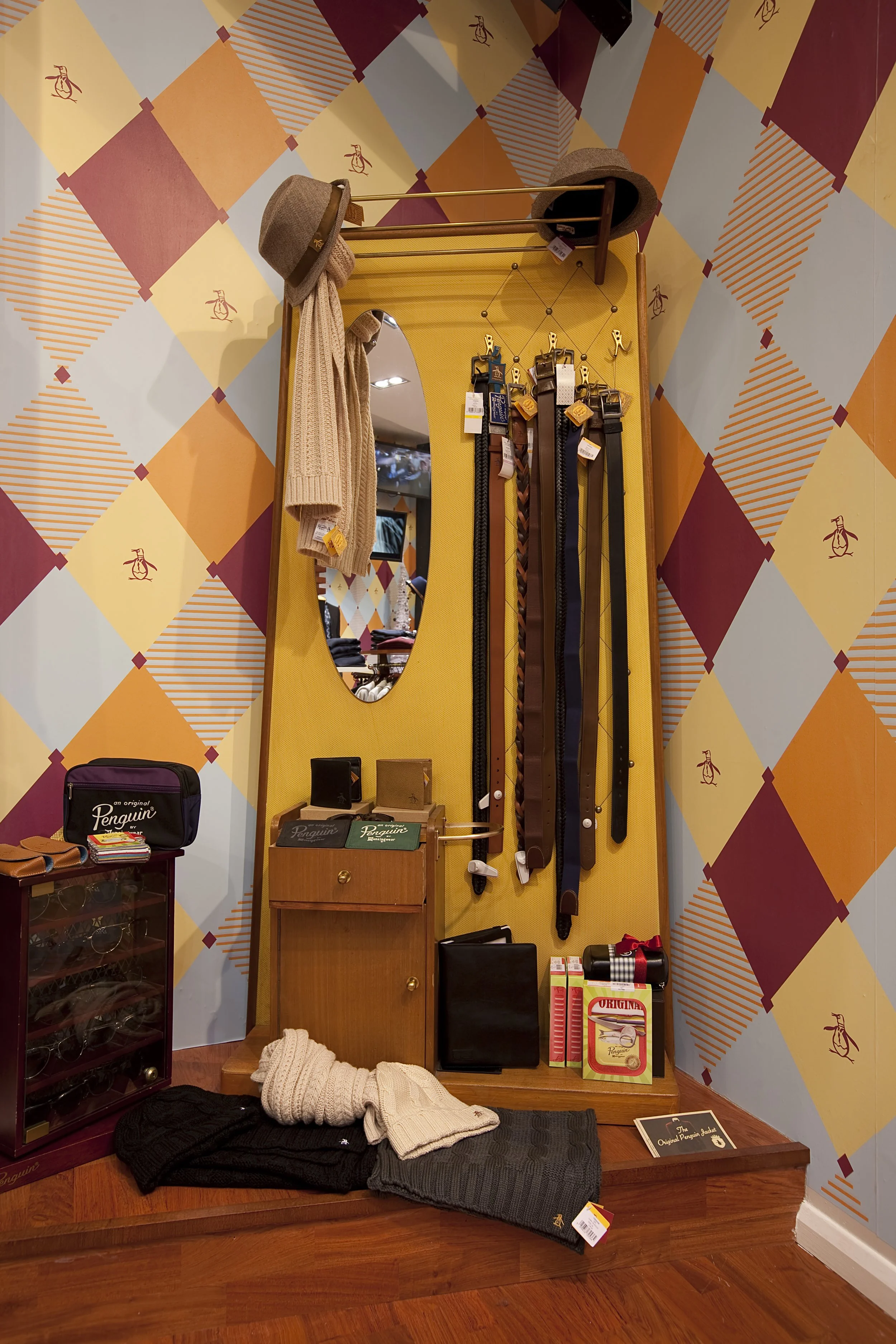 small-shop-interior-design.jpg
