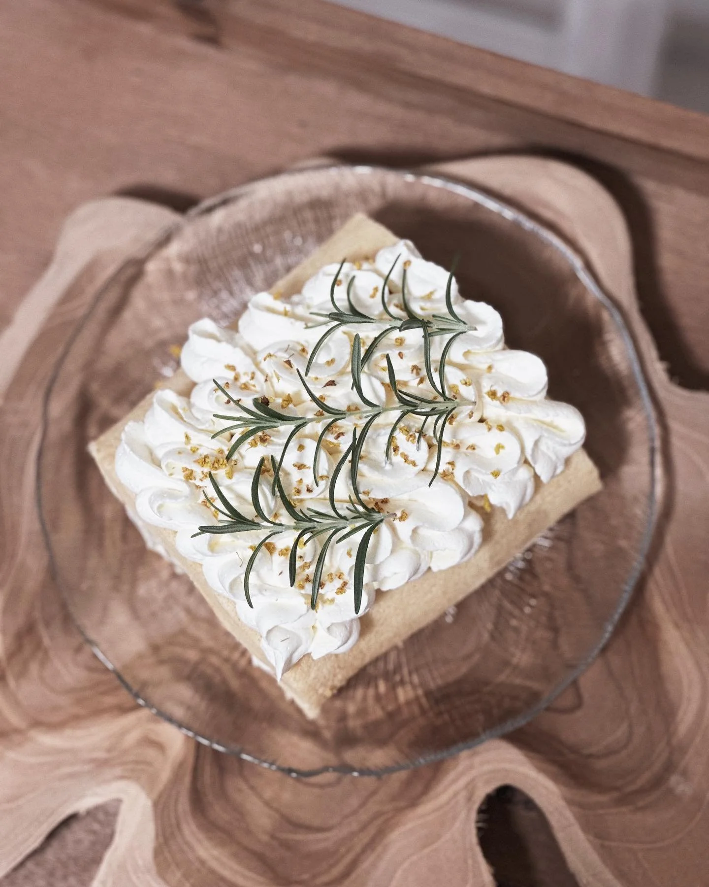 Osmanthus pear mascarpone, yuzu jelly.