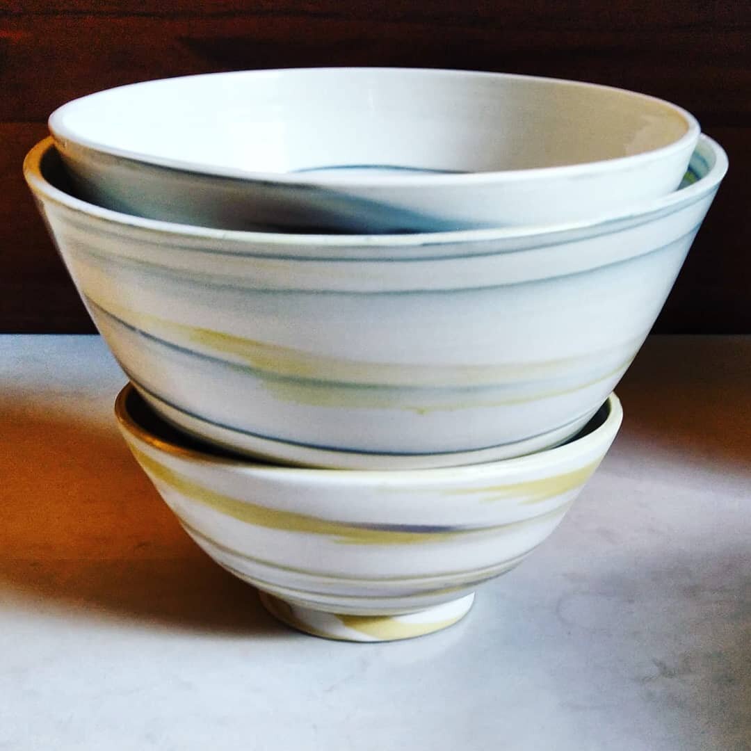 MmmmMmmmm 

#pottery #potterystudio #potterydesign #coloredporcelain #potterylife #ceramicsdesign #ceramics #interiordesign #interiordesignideas #bowls #vessels #functionalart #fineart #asthetics #marbling #homegoods #housewares #madetoorder #madewit