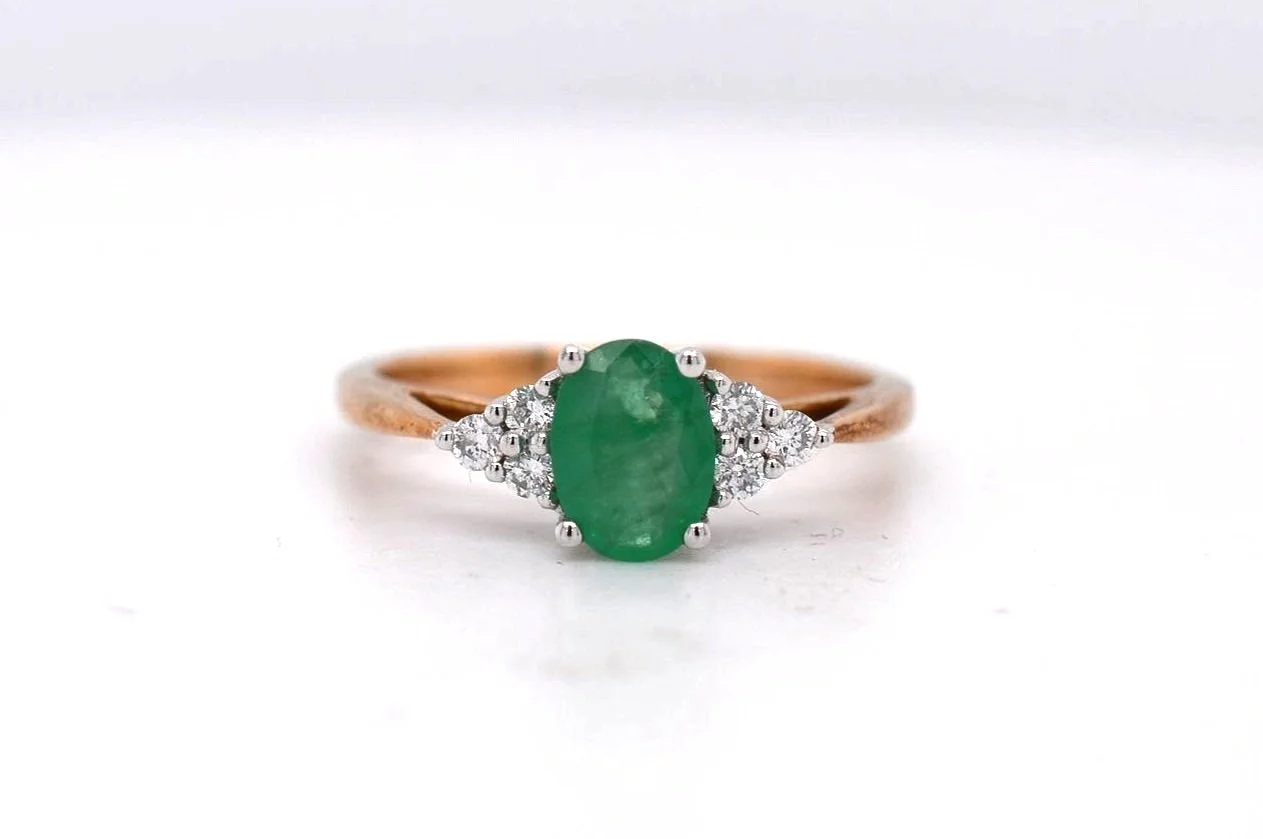 9ct Emerald & Diamond Price Band D (£750 - £1000)