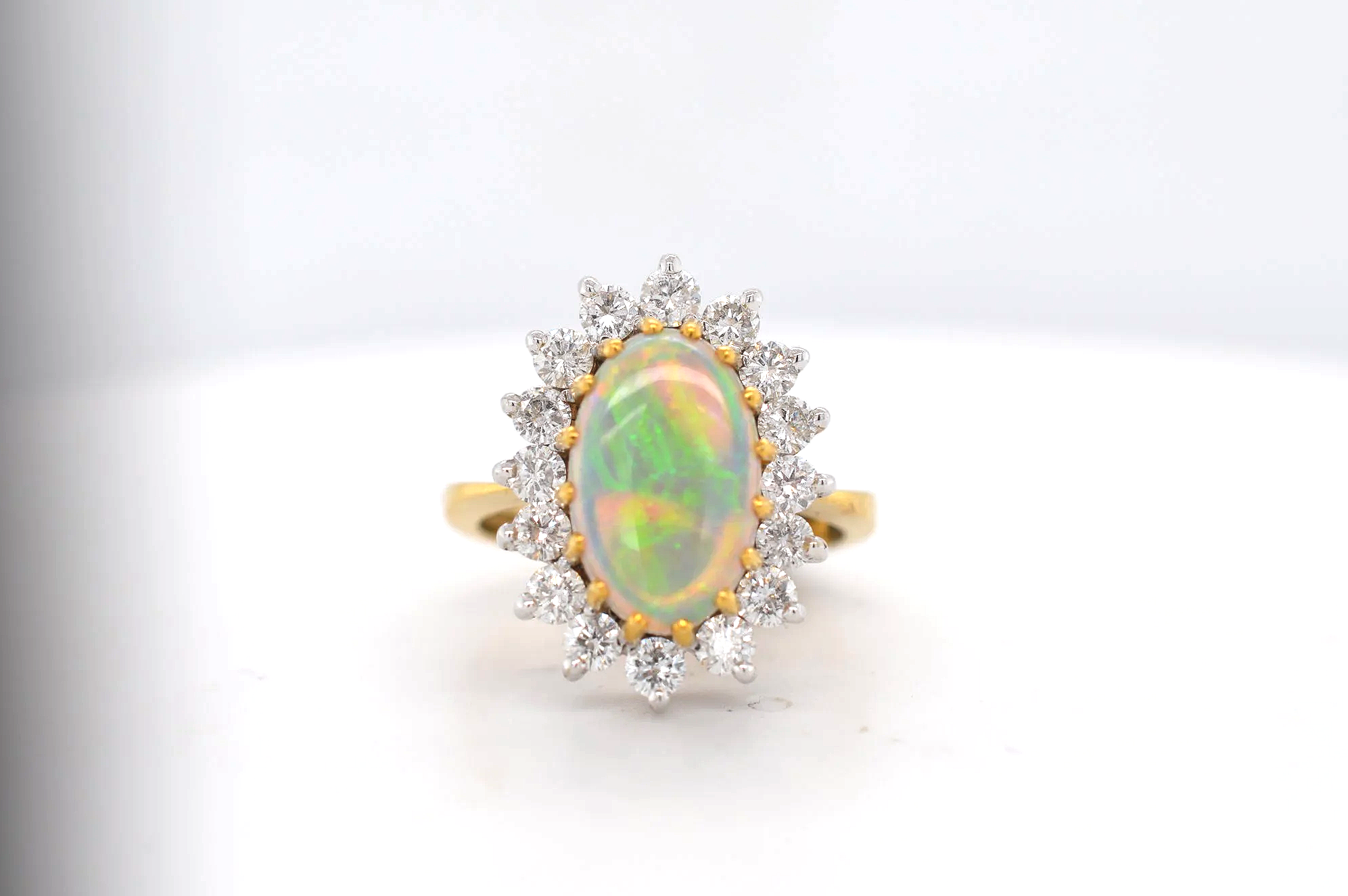18ct Opal & Diamond Price Band M (£4000 - £4500) ED26