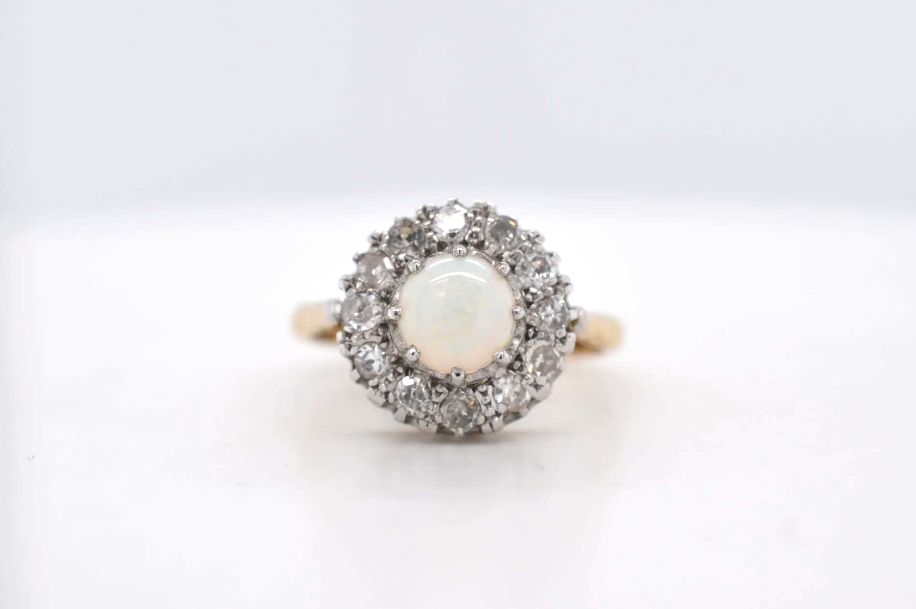 18ct Opal & Eight Cut Diamonds Price Band E (£1,000 - £1,250) EU01