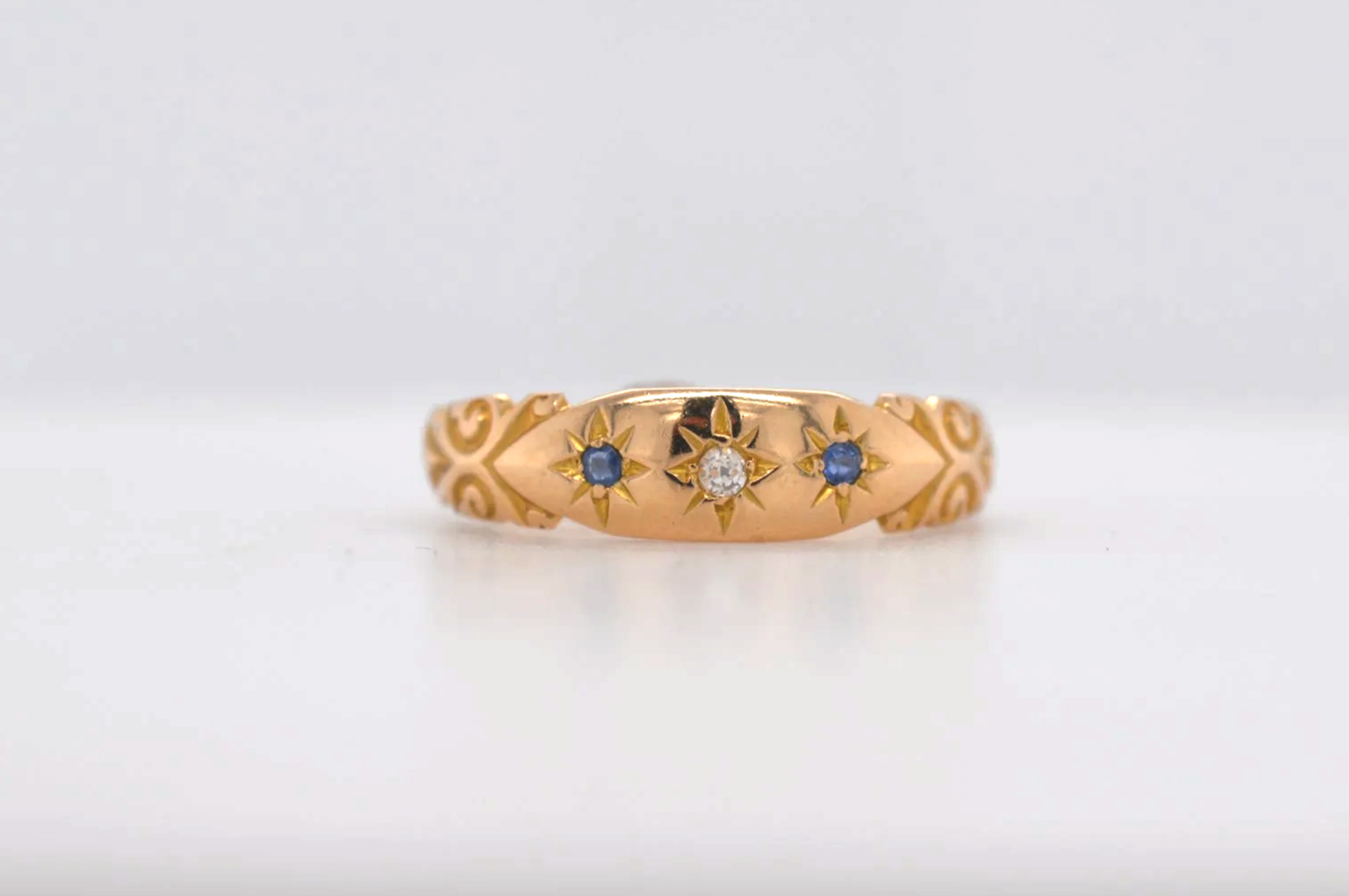 18ct Sapphire & Old Cut Diamonds  Price Band B (£250 - £500) EF21
