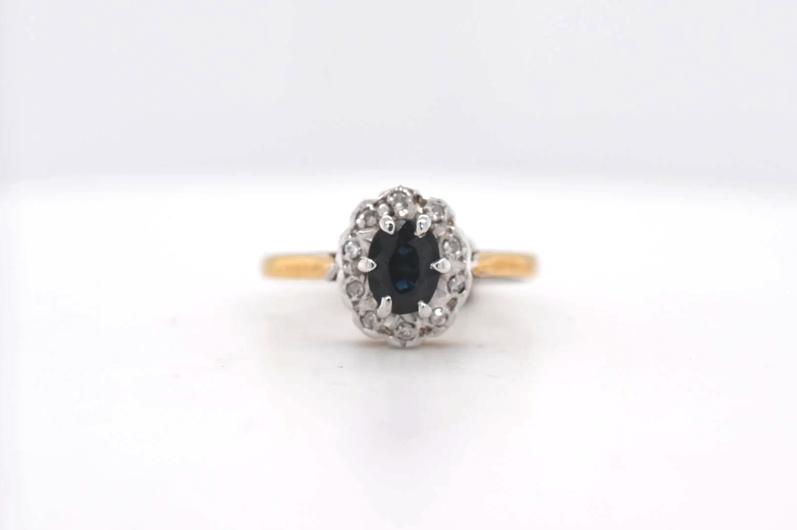 18ct Sapphire & Diamond Price Band B (£250 - £500) DA30