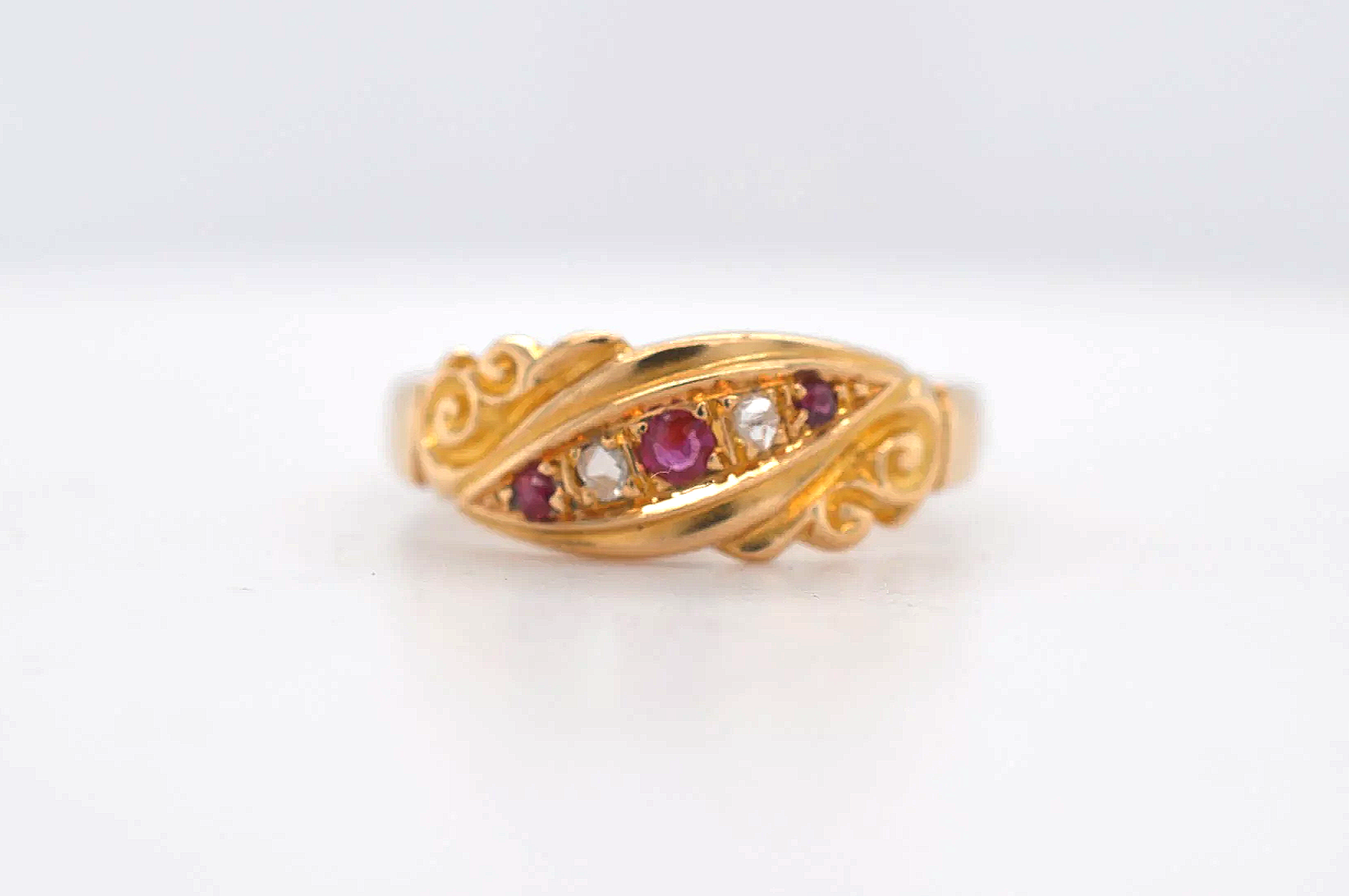 18ct Ruby & Diamond Price Band C (£500 - £750) EQ18