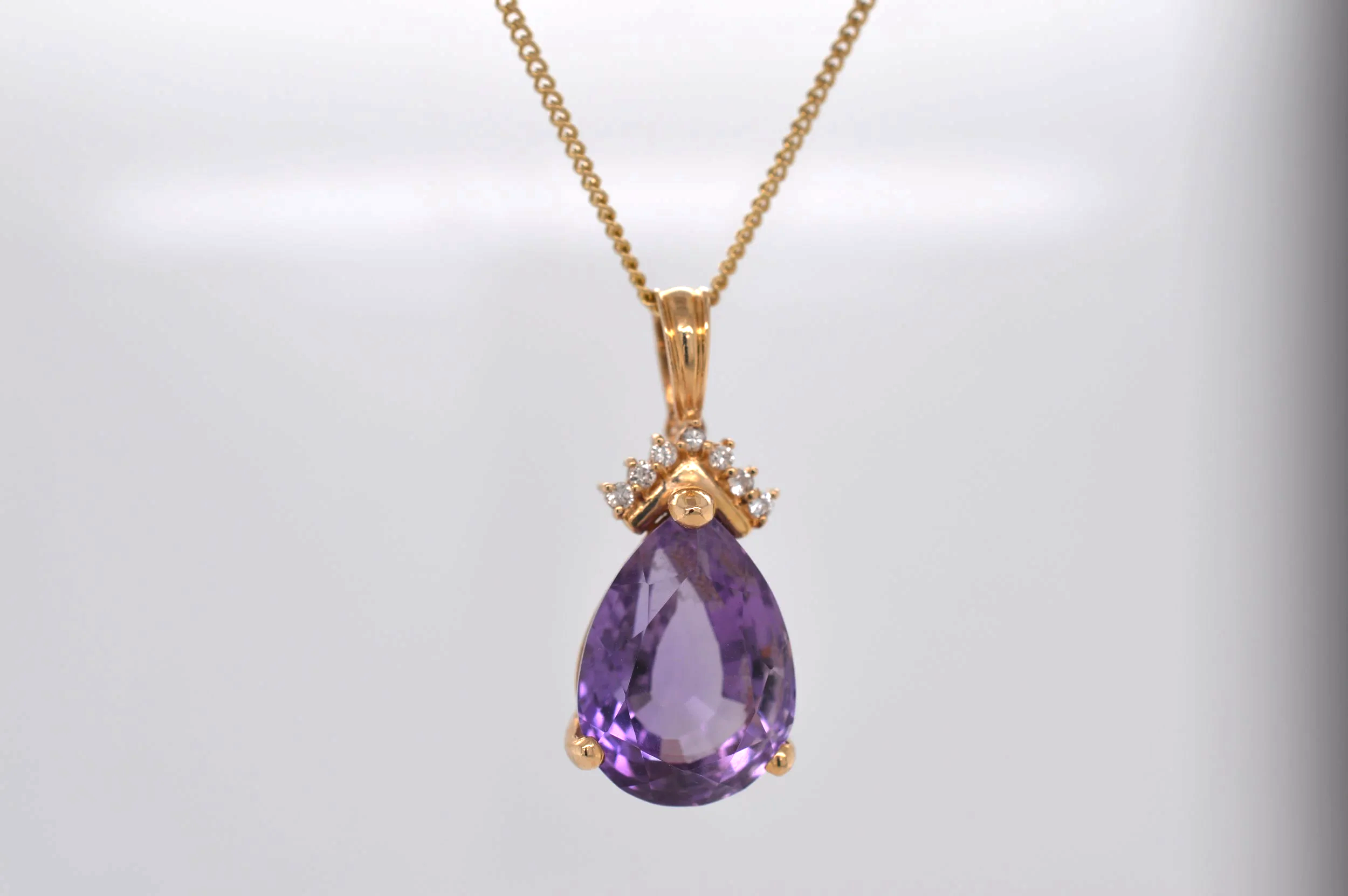 9ct Amethyst & Diamond Price Band C (£500 - £750) ED02