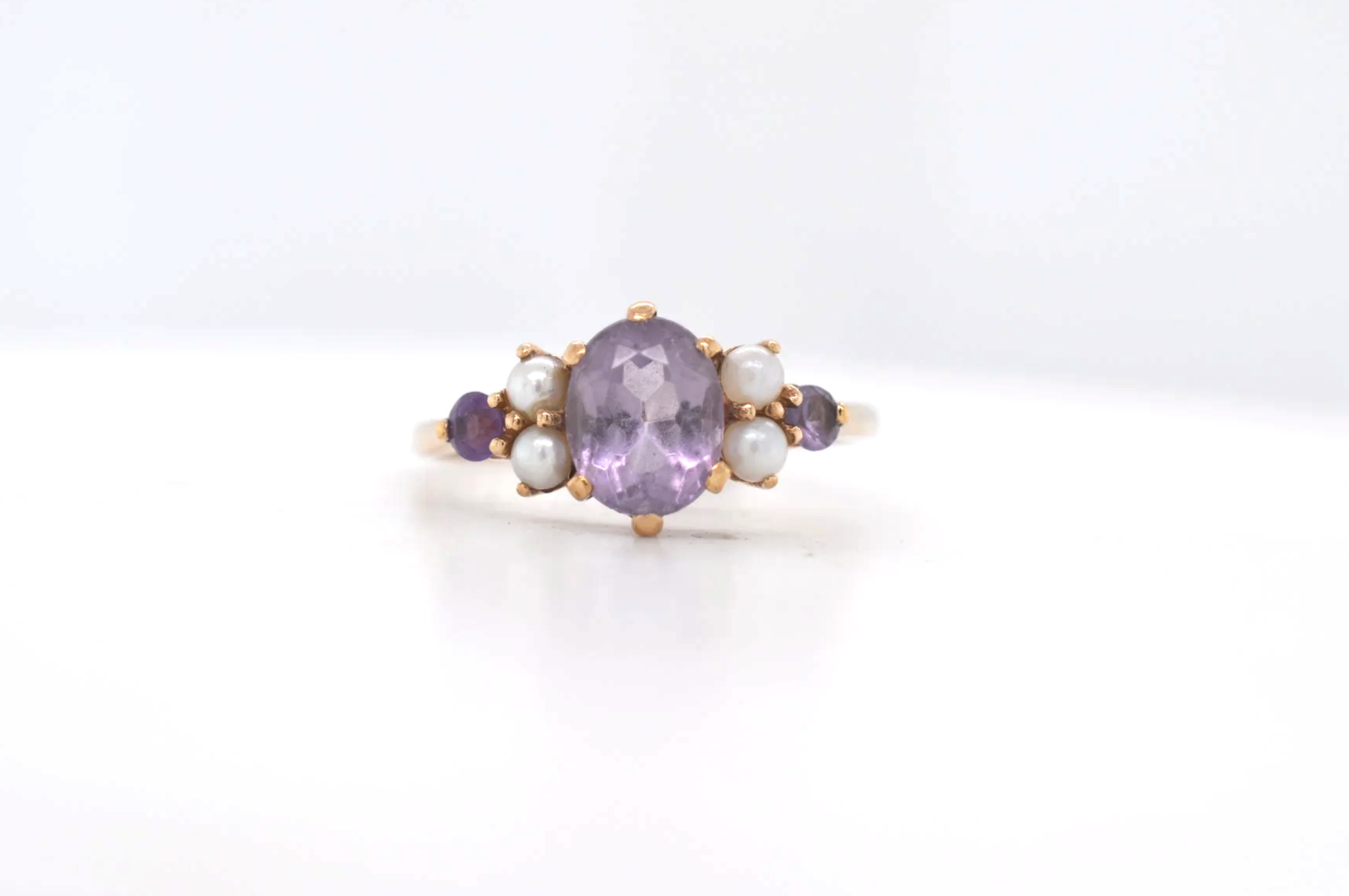 9ct Amethyst & Seed Pearl Ring Price Band A (£0 - £250) EV20