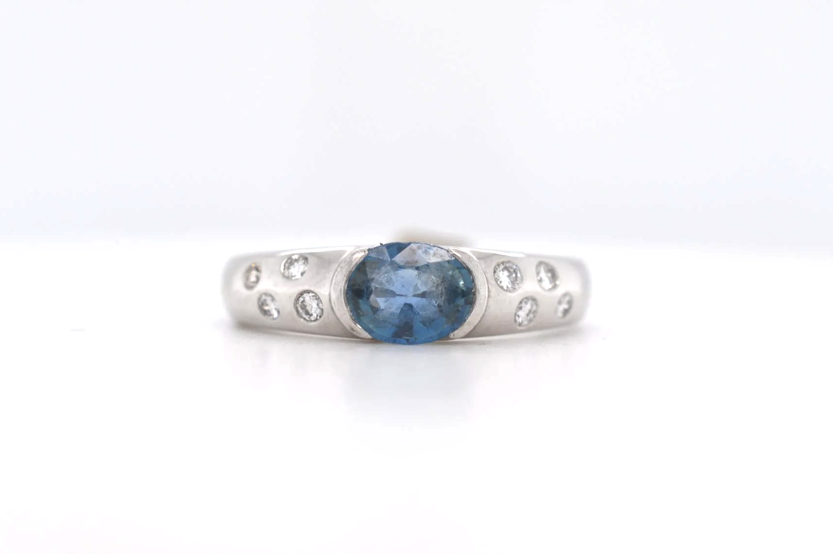18ct Blue Topaz & Diamond Price Band D (£750 - £1000) DF18