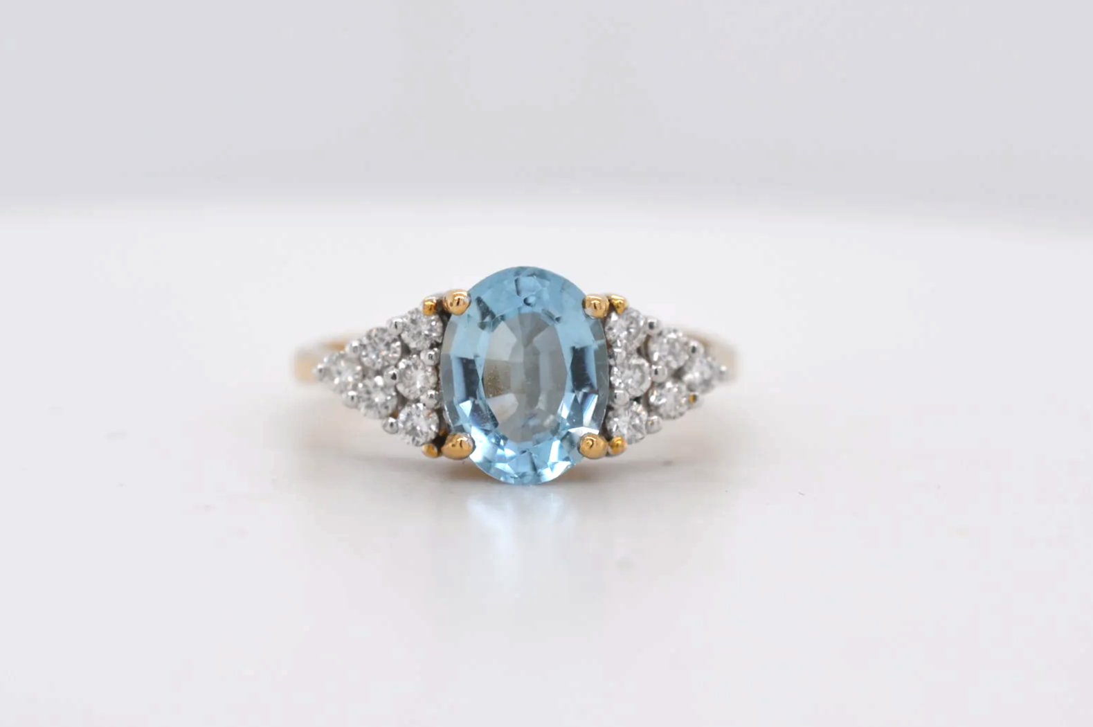 18ct Aqua & Diamond Price Band D (£750 - £1000) EI08