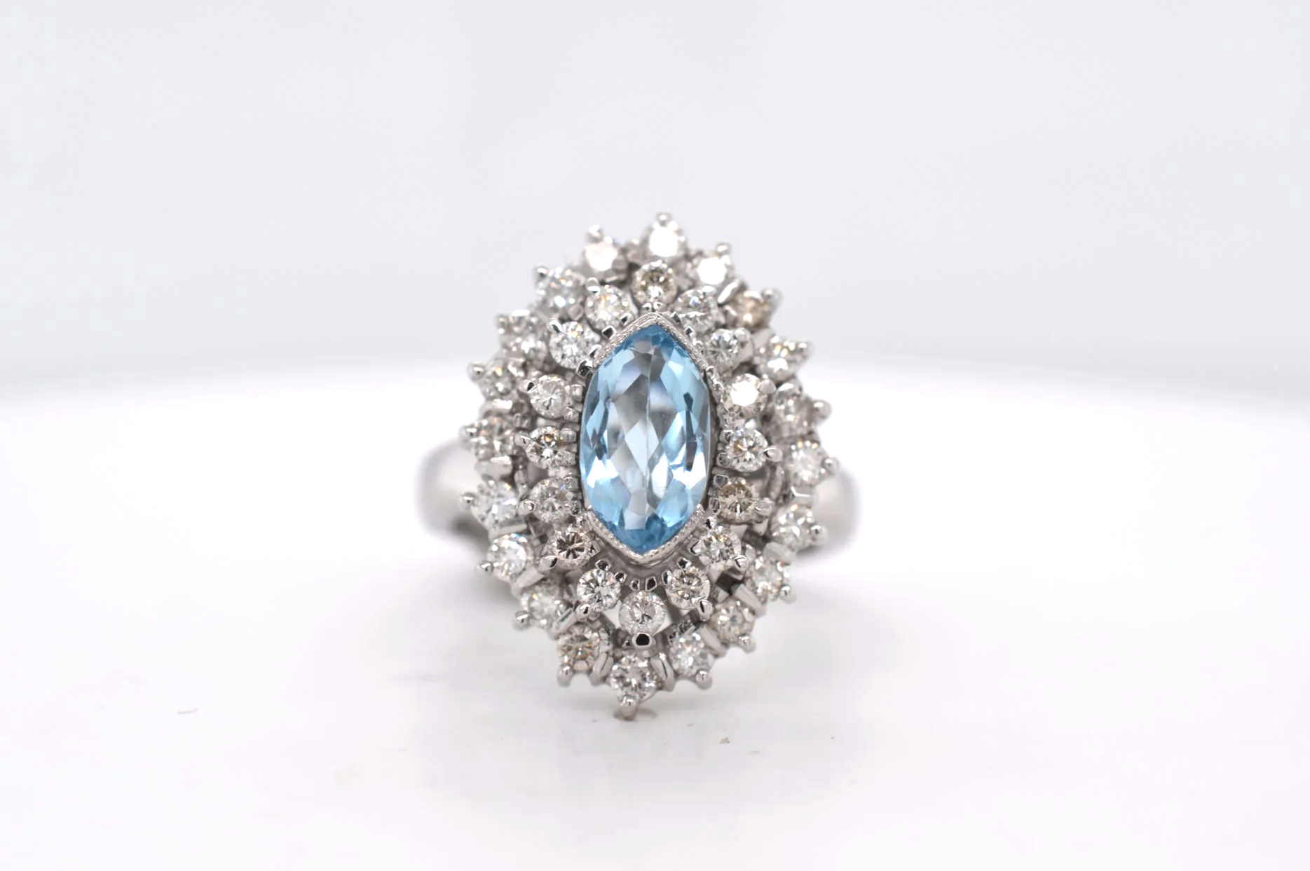 18ct Aqua 1.24ct & Diamond 1.50ct Ring Price Band J (£2500 - £3000) EL06