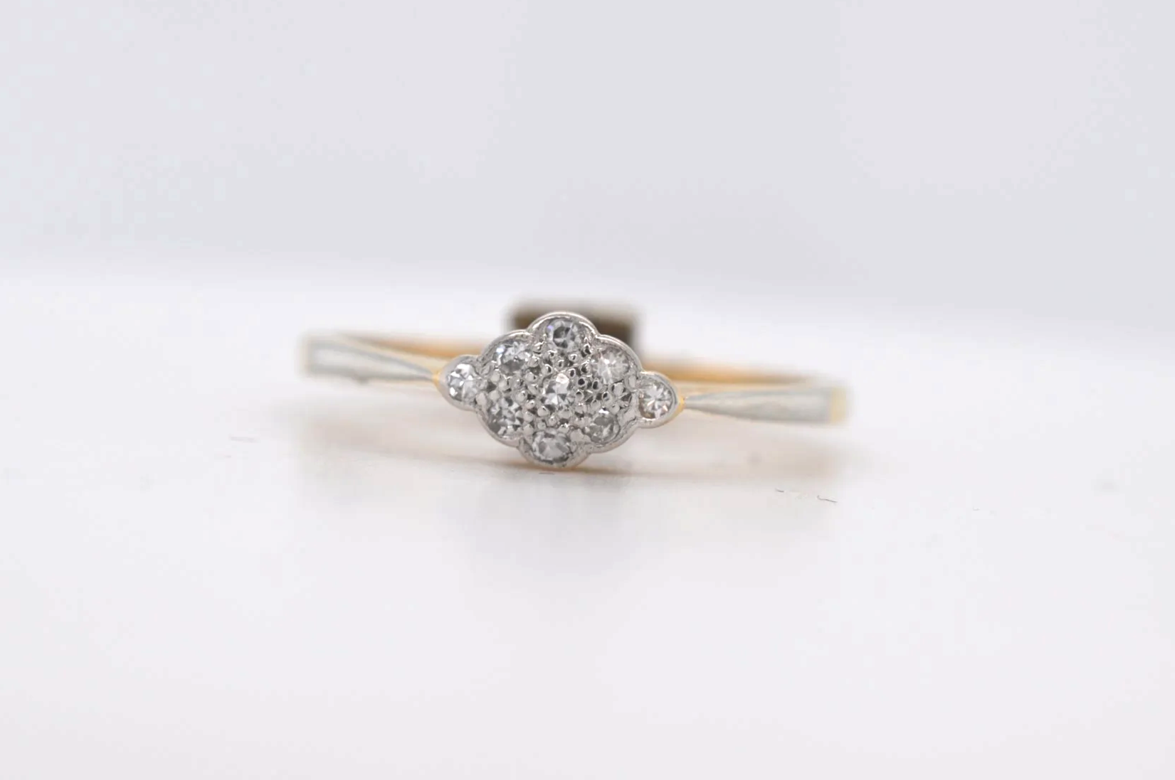 18ct Diamond Price Band C (£500 - £750) ER04
