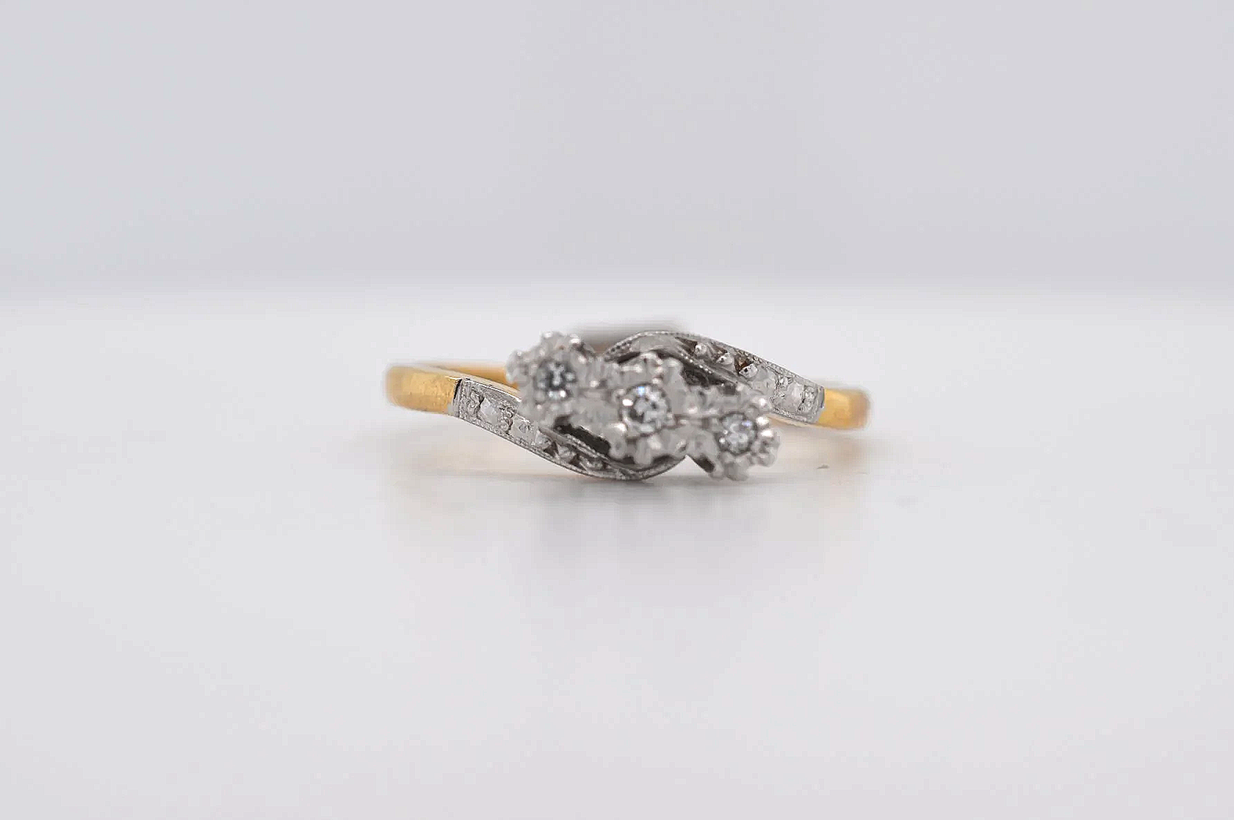 18ct Diamond Trilogy Ring Price Band B (£250 - £500) DN18