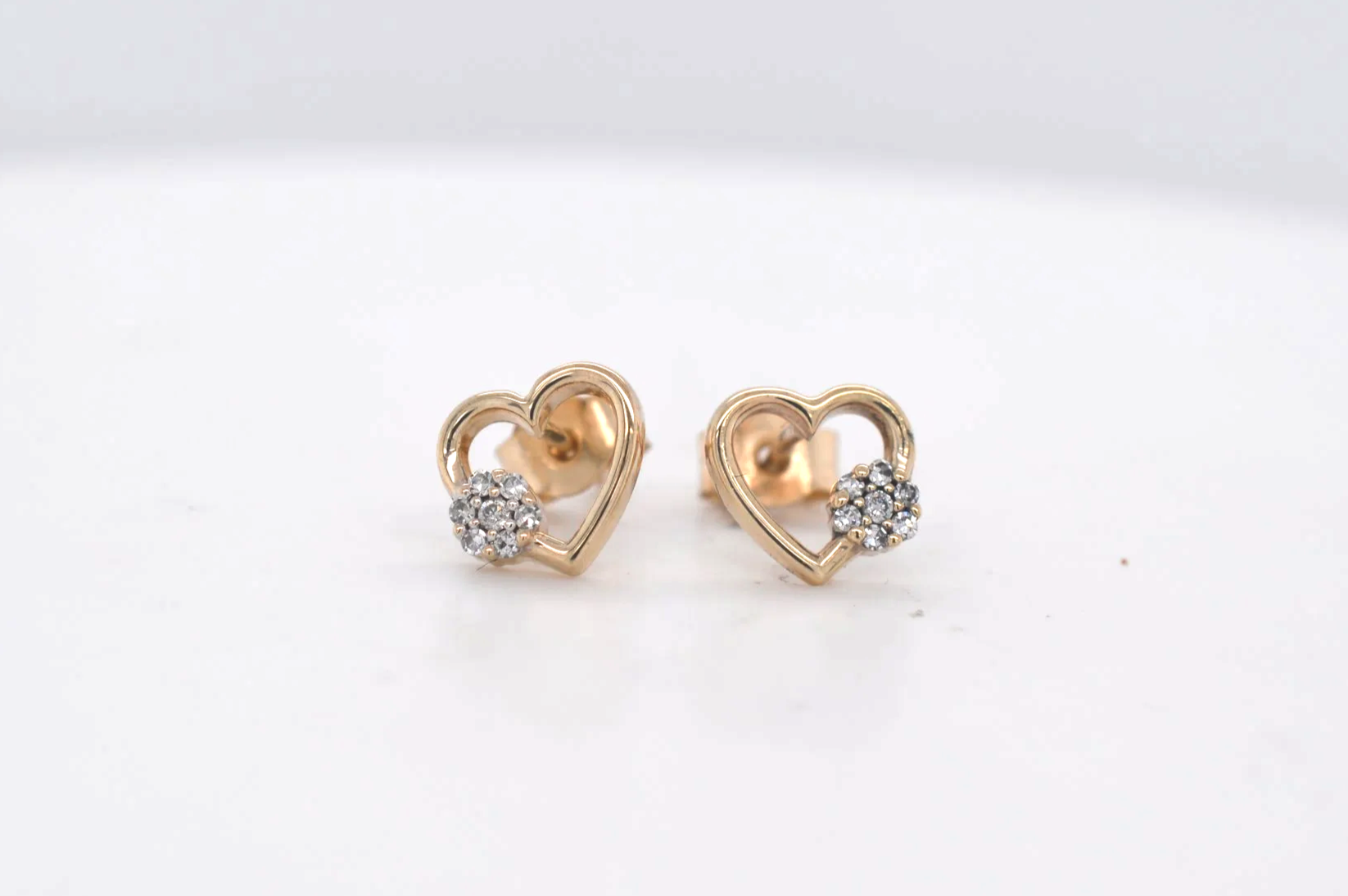 9ct Heart Diamond Price Band A (£0 - £250)  EU14