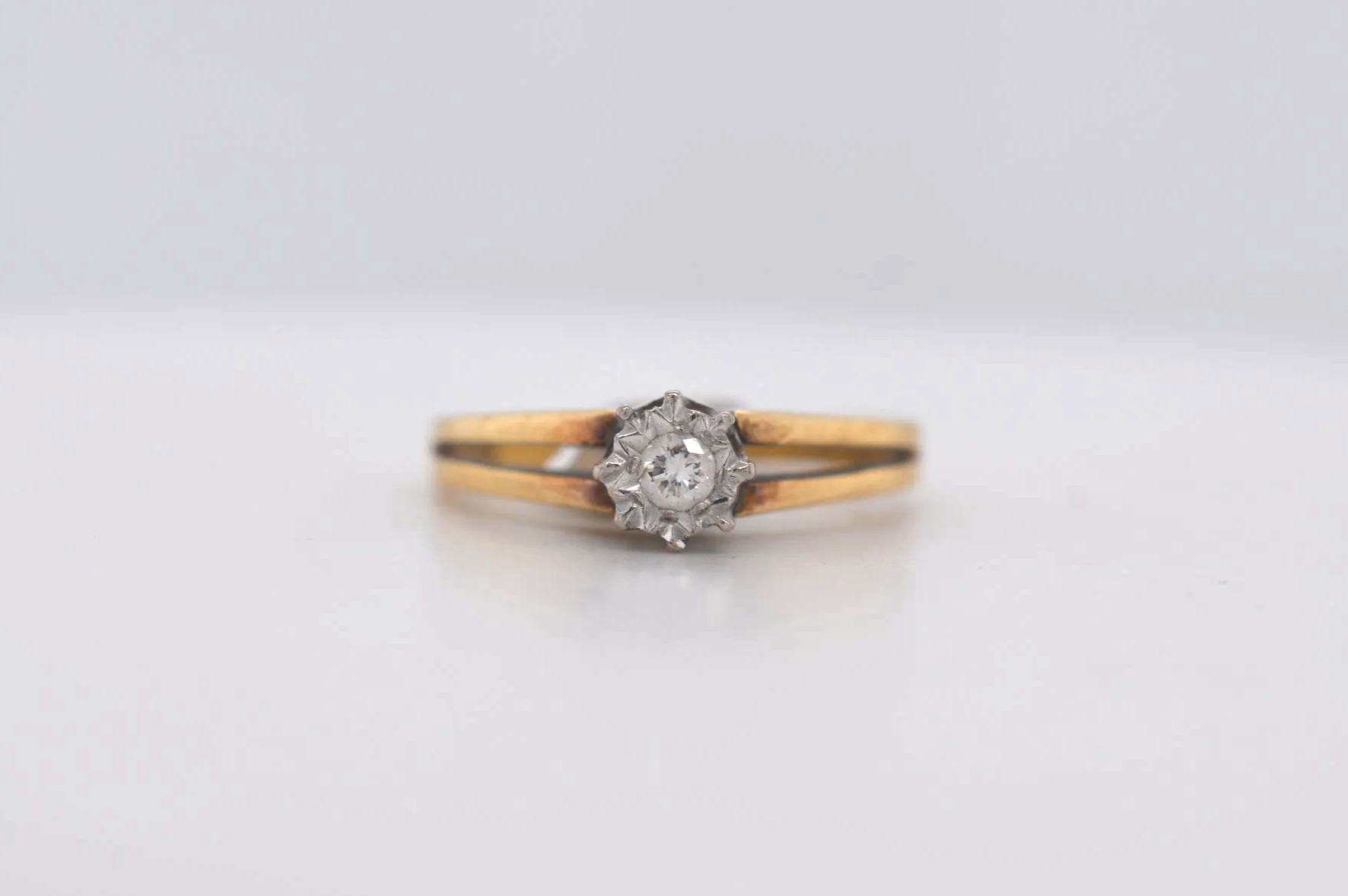 18ct Diamond Price Band C (£500 - £750) 1G20
