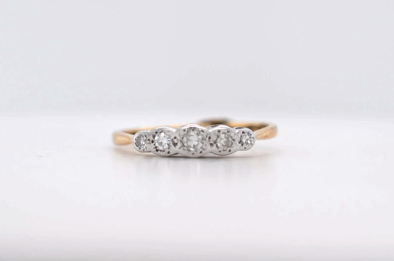 18ct Diamond Five Stone Price Band B (£250 - £500) EU11