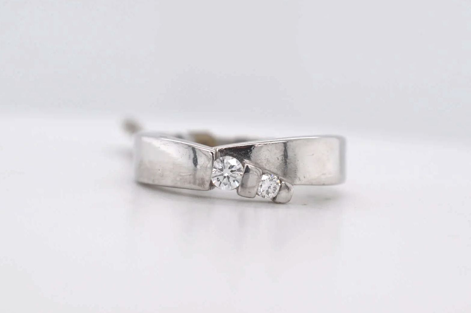 18ct Diamond Band Price Band C (£500 - £750) 4W5