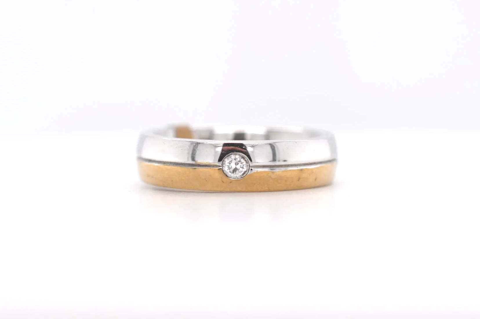 9ct Two Colour Diamond Ring Price Band C (£500 - £750) DC03