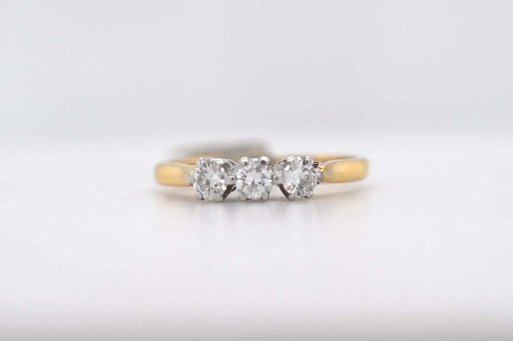 18ct Diamond TrilogyDB06