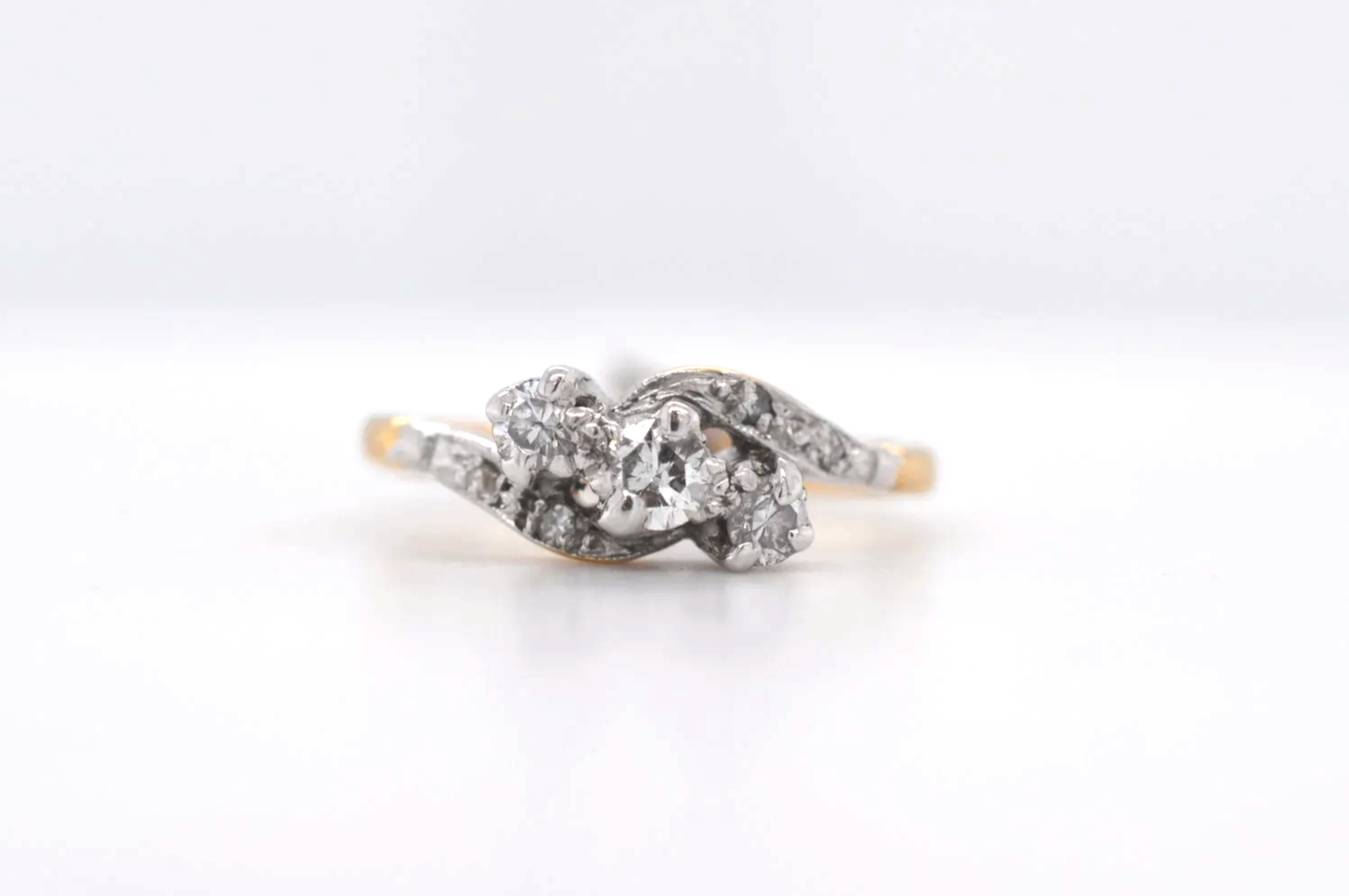 18ct Diamond Trilogy Price Band B (£250 - £500) ED08