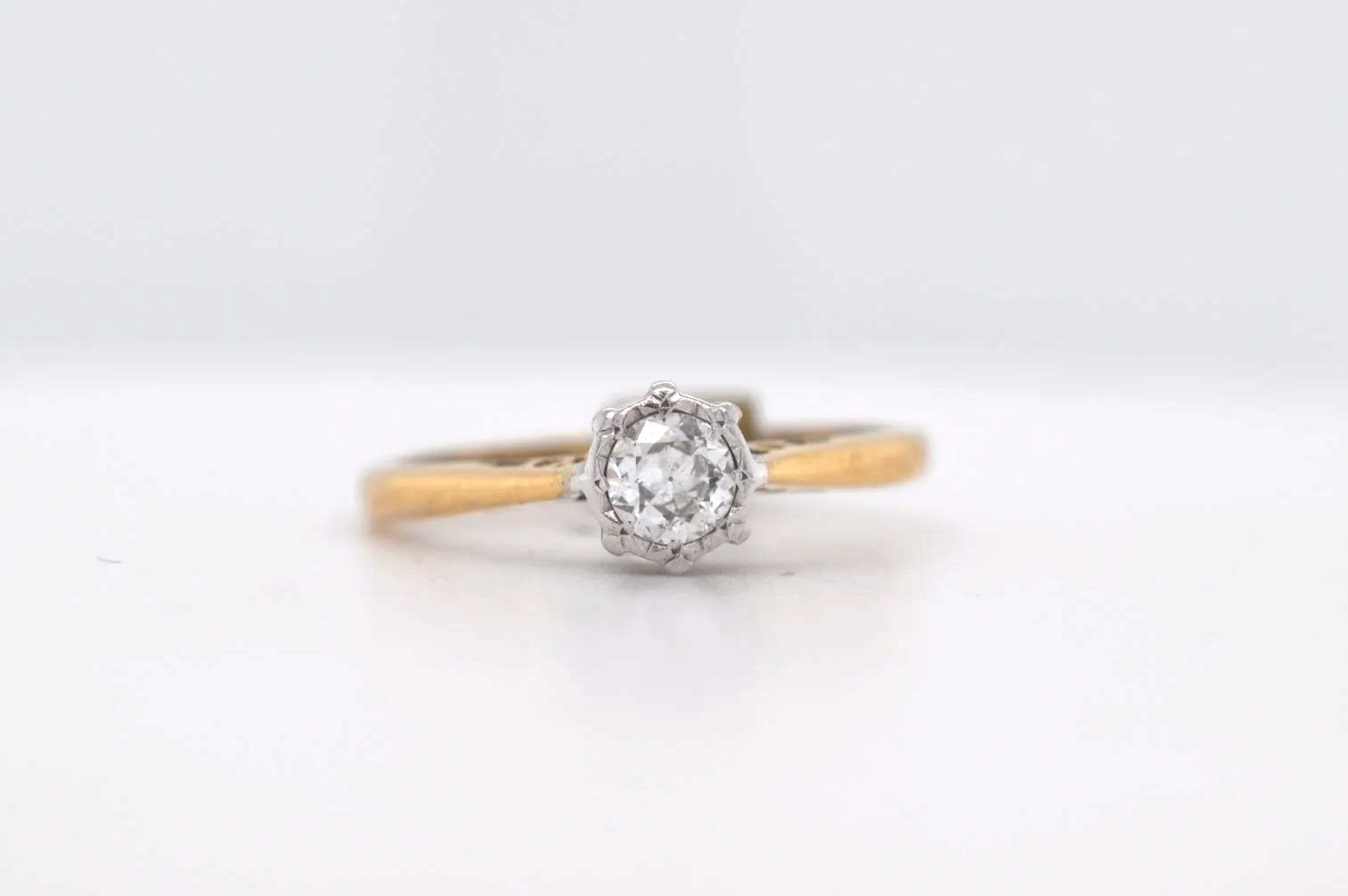 18ct Diamond Solitaire Price Band B (£250 - £500) DR27