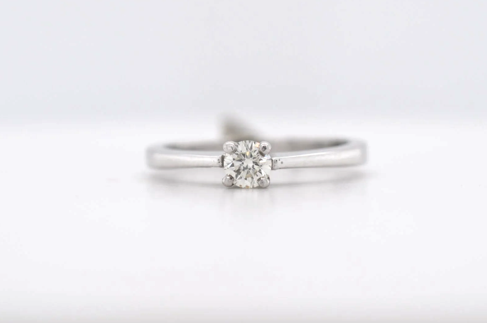 9ct Diamond Price Band B (£250 - £500) 4E19