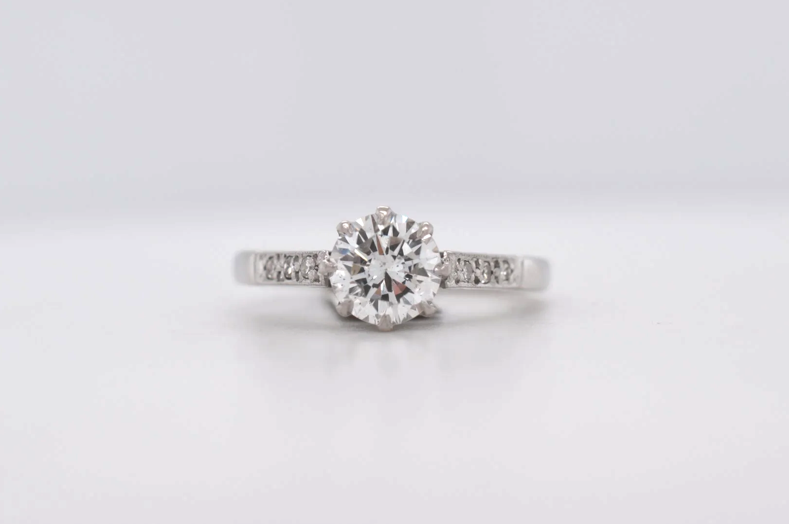 Platinum 0.85ct Centre Solitaire Price Band I (£2,000 - £2,500) ES15