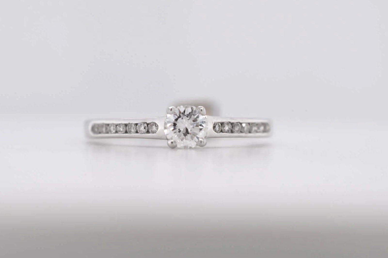 9ct Diamond 0.50ct Total   Price Band D (£750 - £1,000) EL03