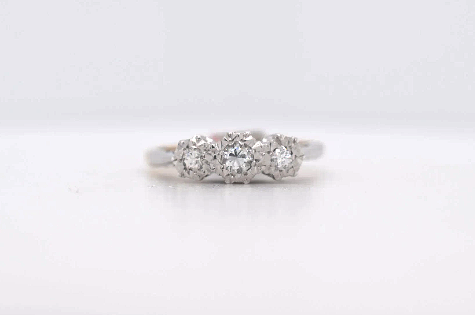 18ct Diamond Illusion Ring Price Band B (£250 - £500) DM03