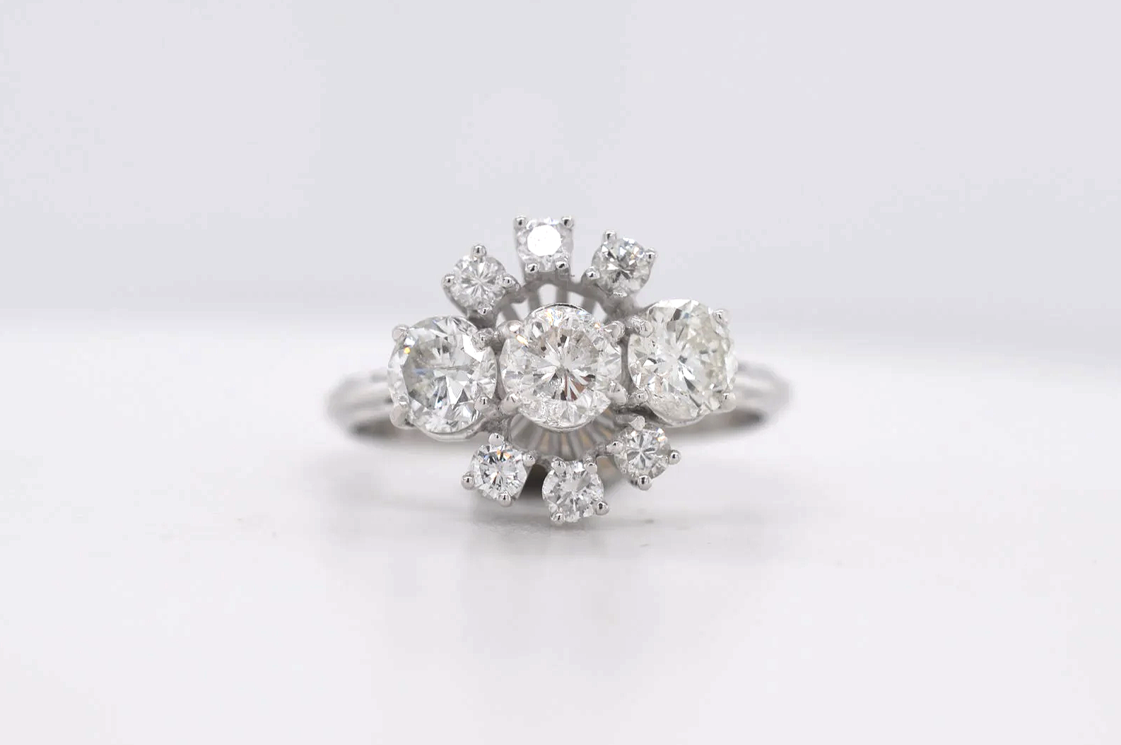 18ct Diamond Cluster 1.50ct Price Band K (£3000 - £3500) EL18