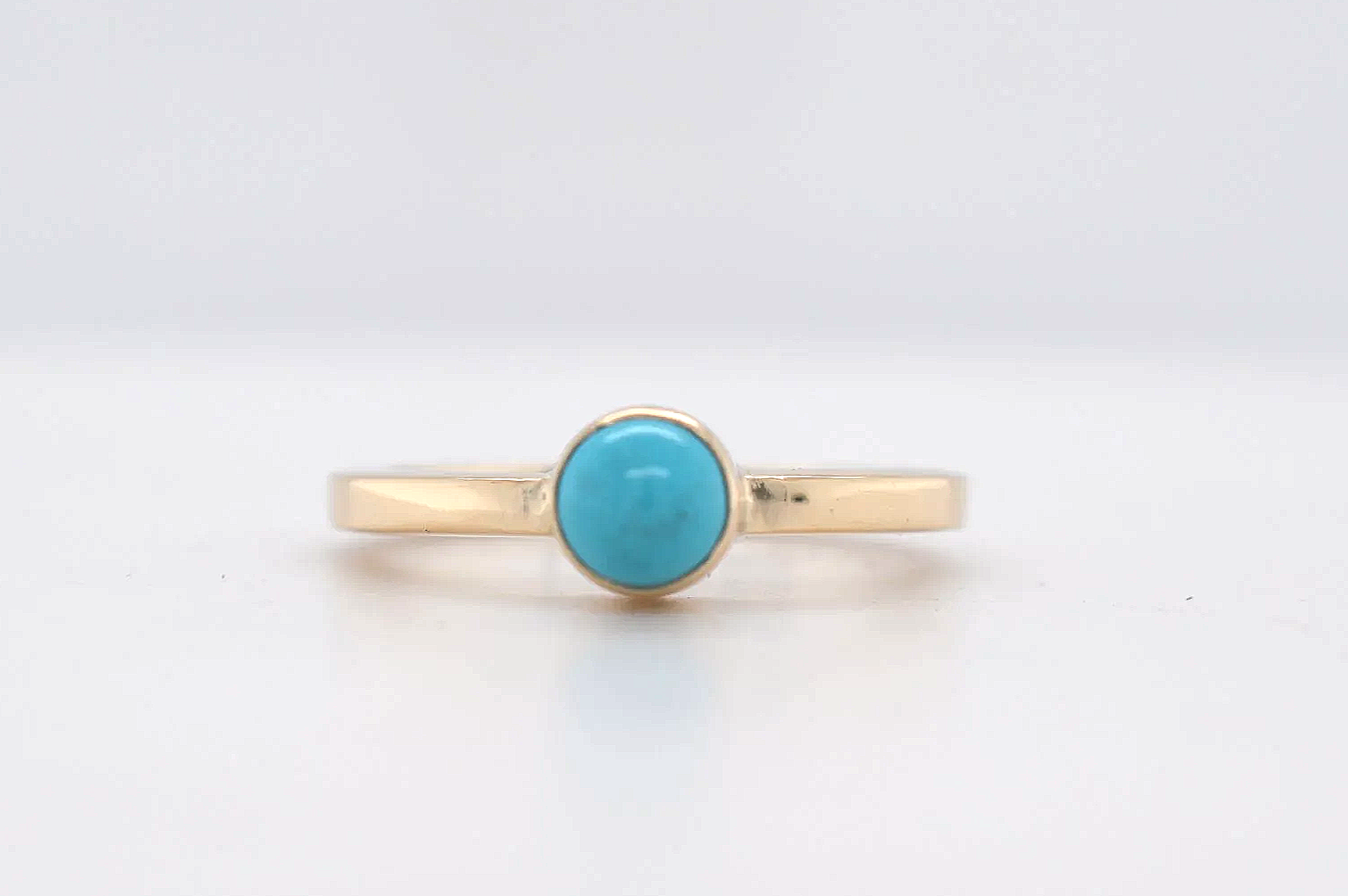 9ct Turquoise Ring (Price Band B £250 - £500) EX20